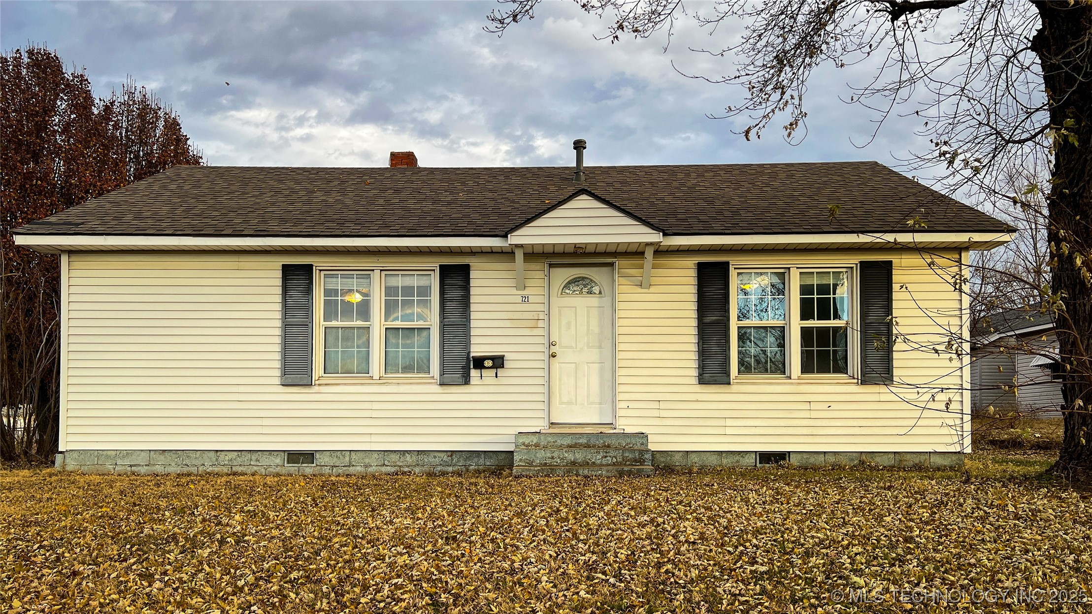 721 W Broadway Street Property Photo 1