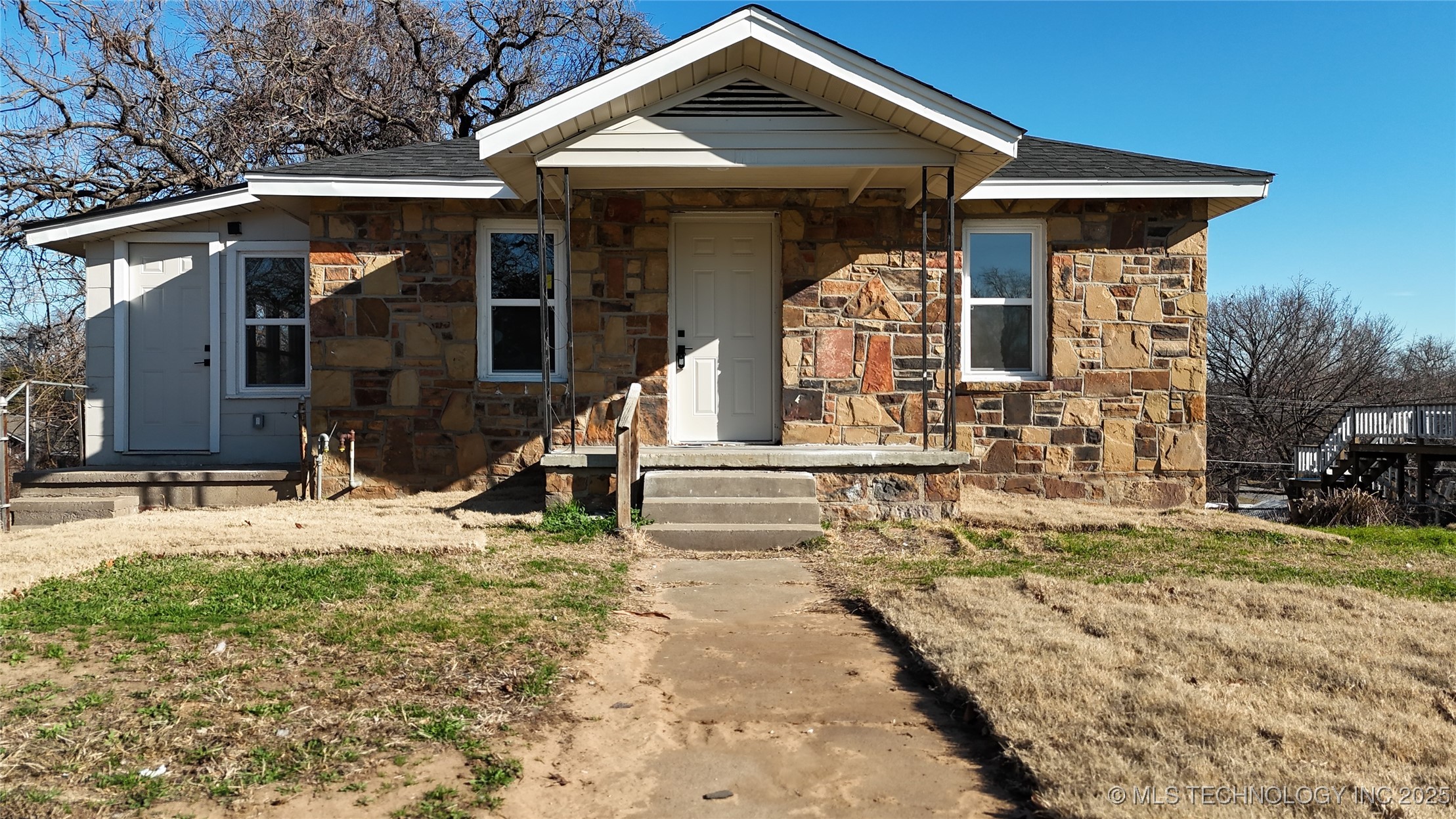 815 N Wilson Avenue Property Photo 1