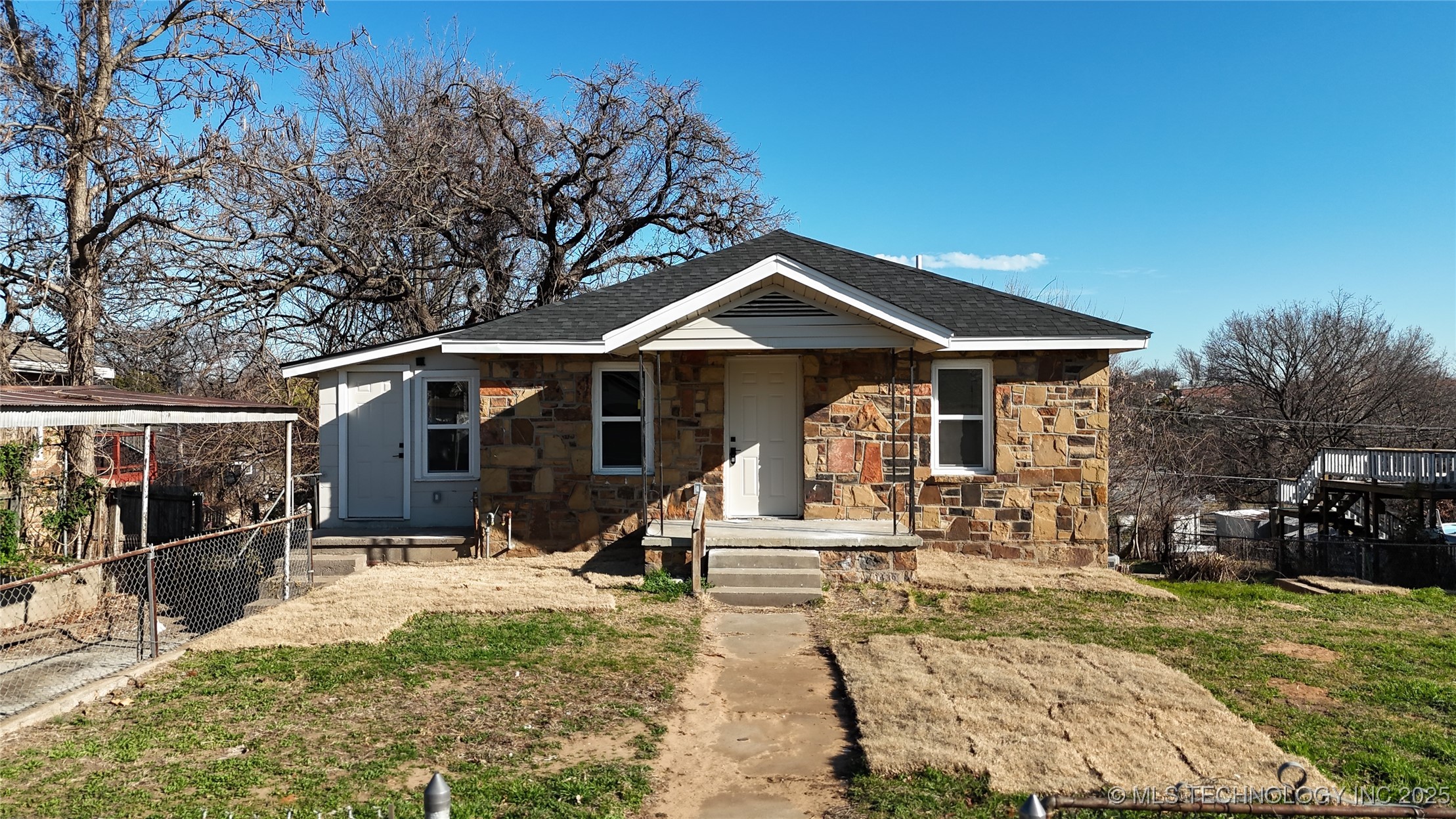 815 N Wilson Avenue Property Photo 2