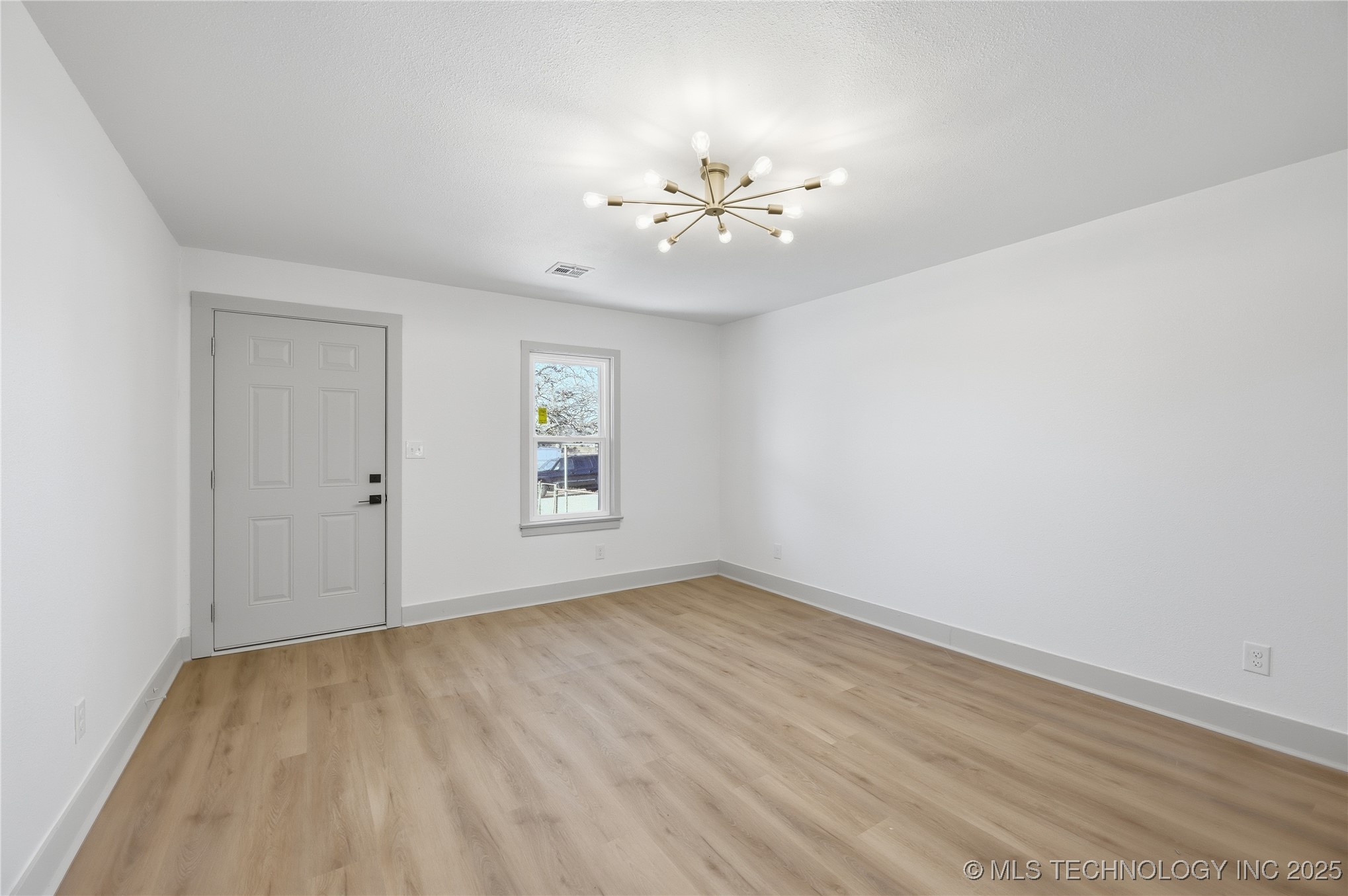 815 N Wilson Avenue Property Photo 5