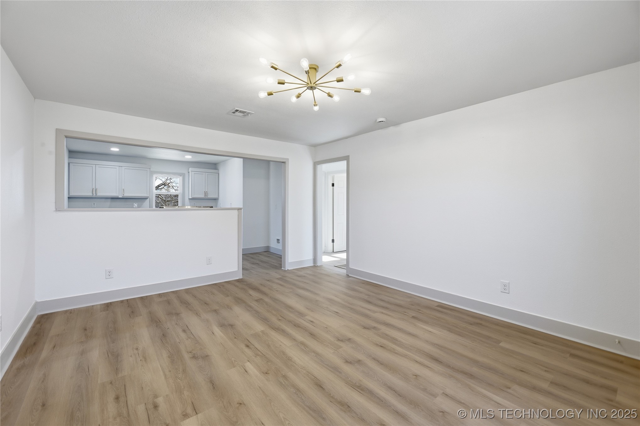 815 N Wilson Avenue Property Photo 6