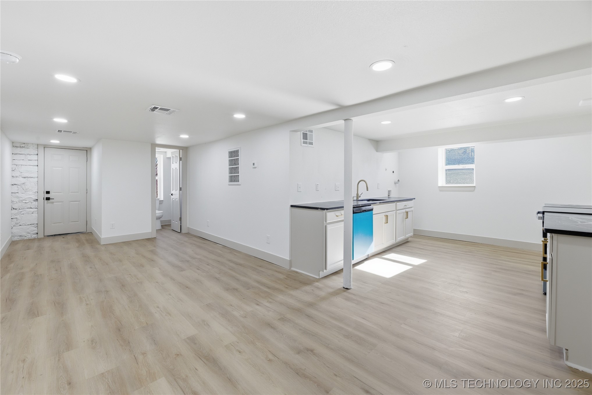 815 N Wilson Avenue Property Photo 22