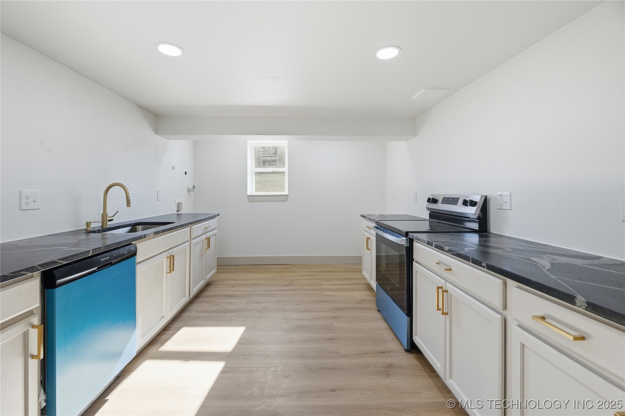 815 N Wilson Avenue Property Photo 23