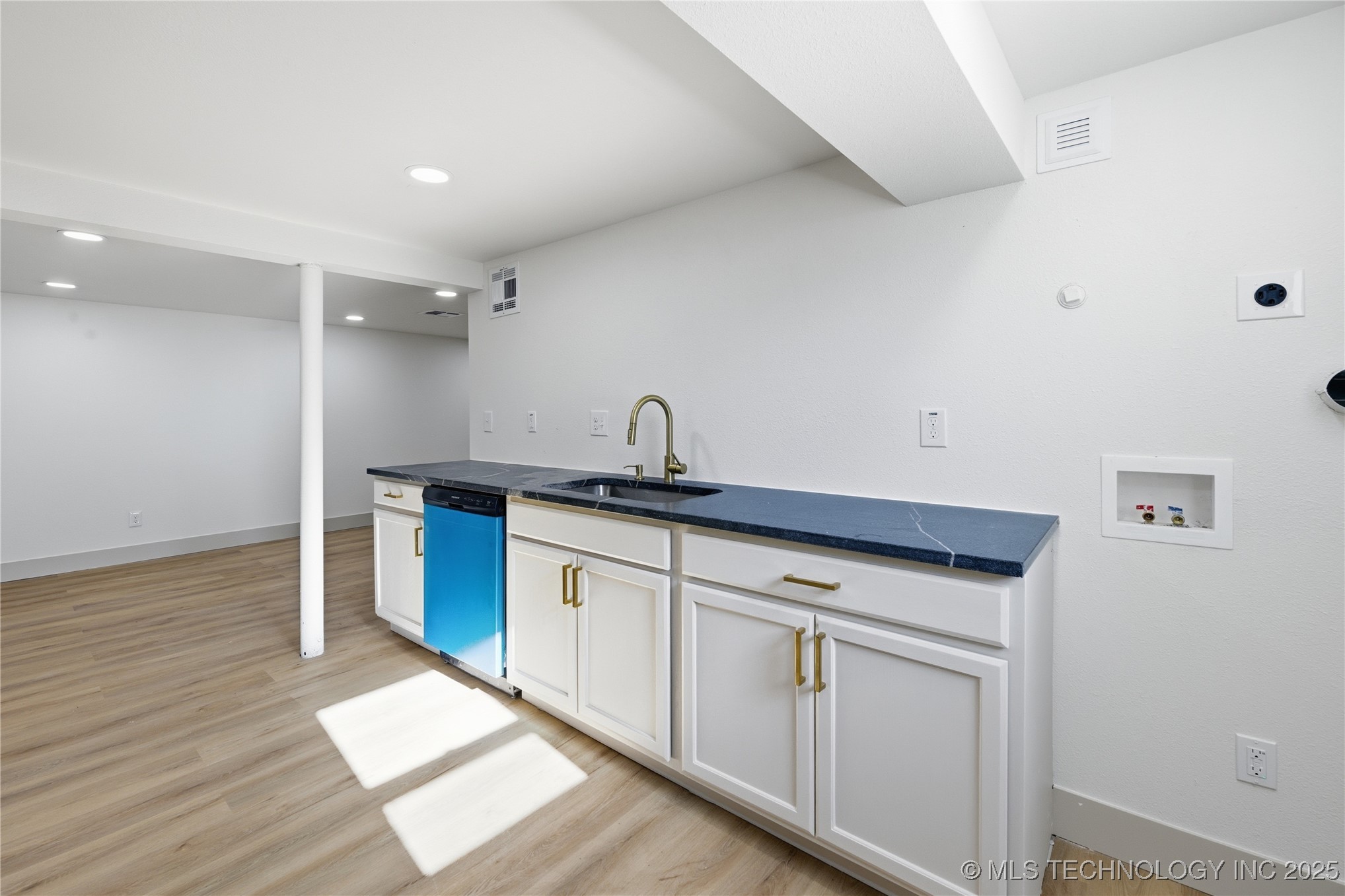 815 N Wilson Avenue Property Photo 24