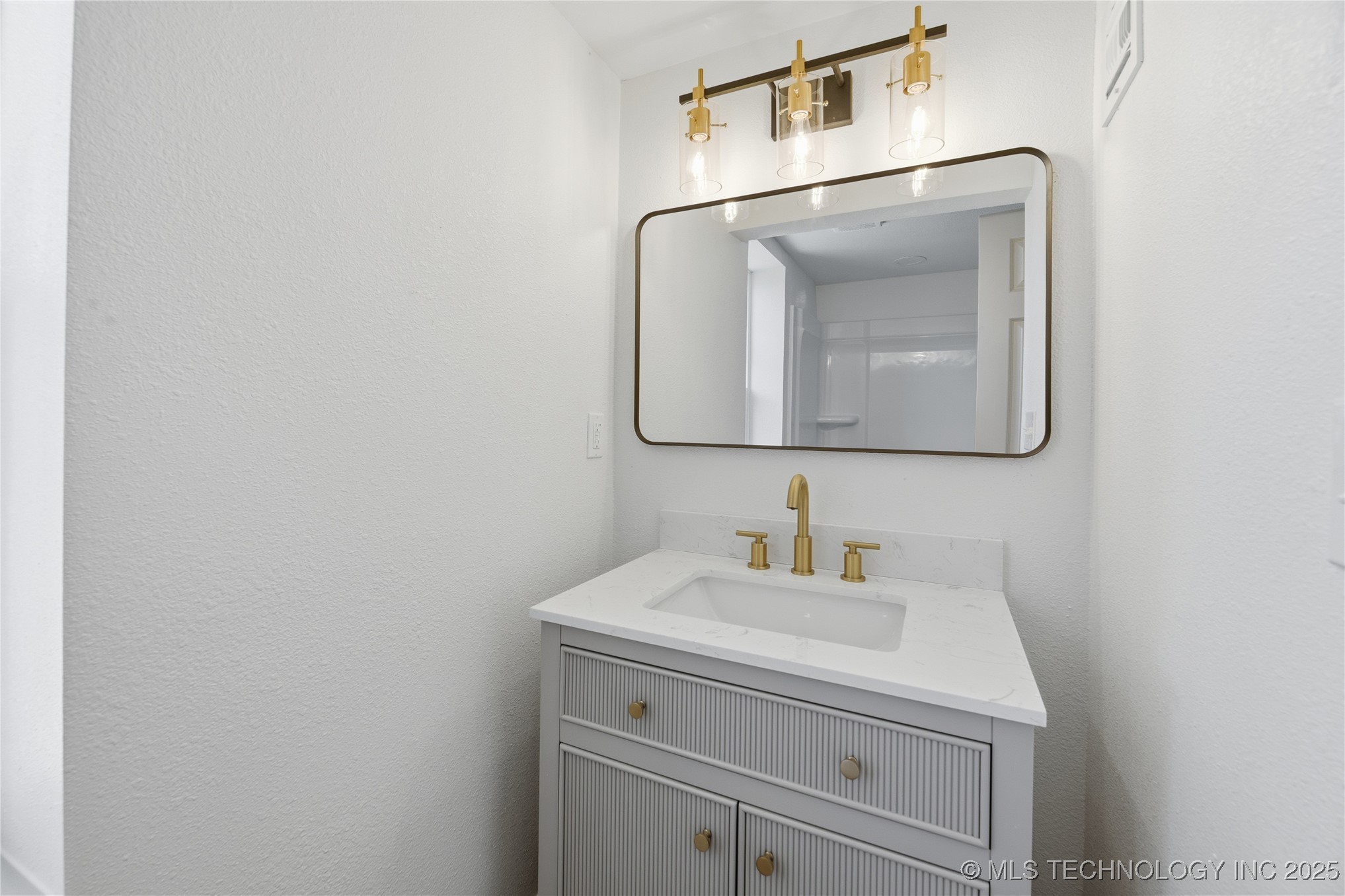 815 N Wilson Avenue Property Photo 27