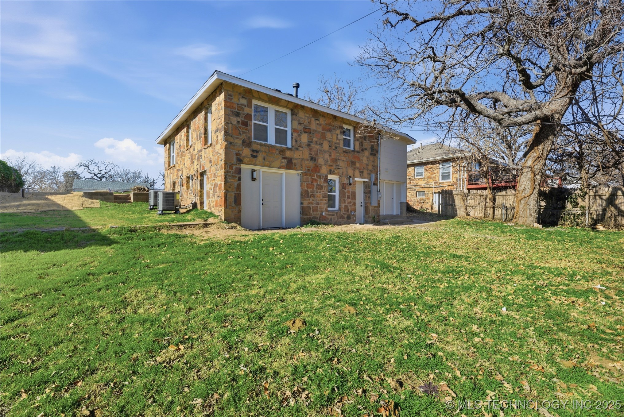 815 N Wilson Avenue Property Photo 29