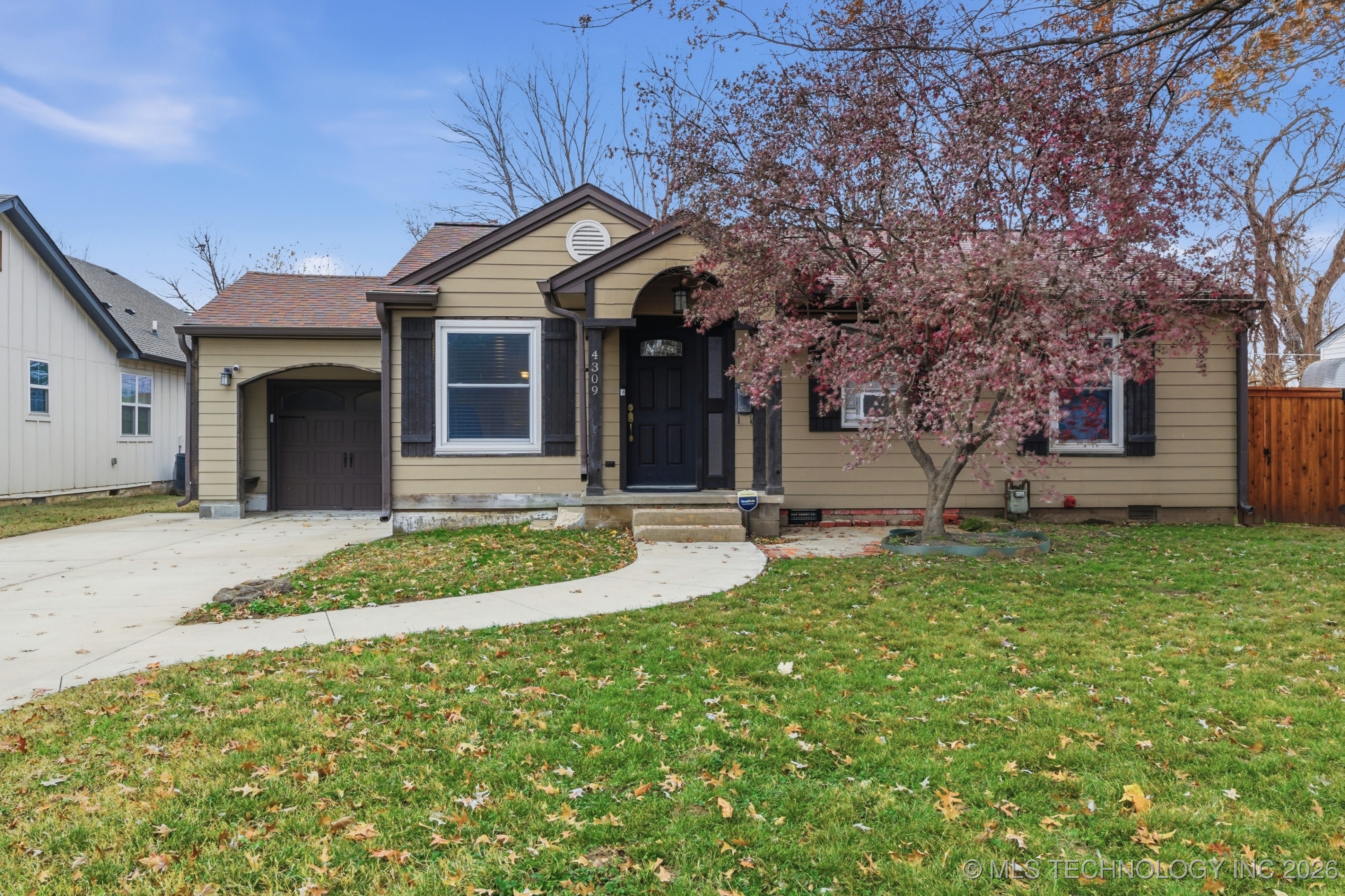 4309 S Norfolk Avenue Property Photo 2