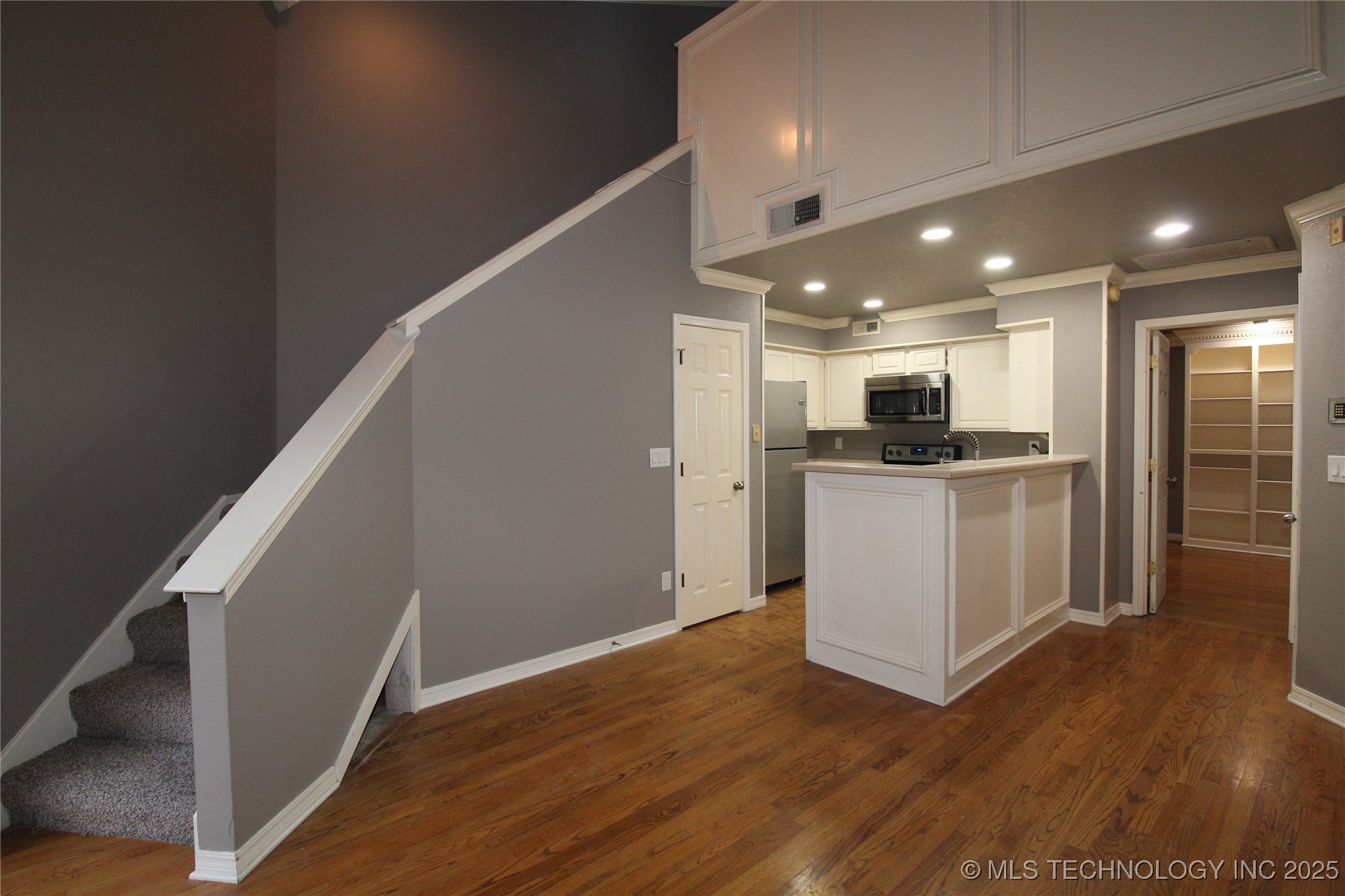 6737 S Peoria Avenue C214 Property Photo 7