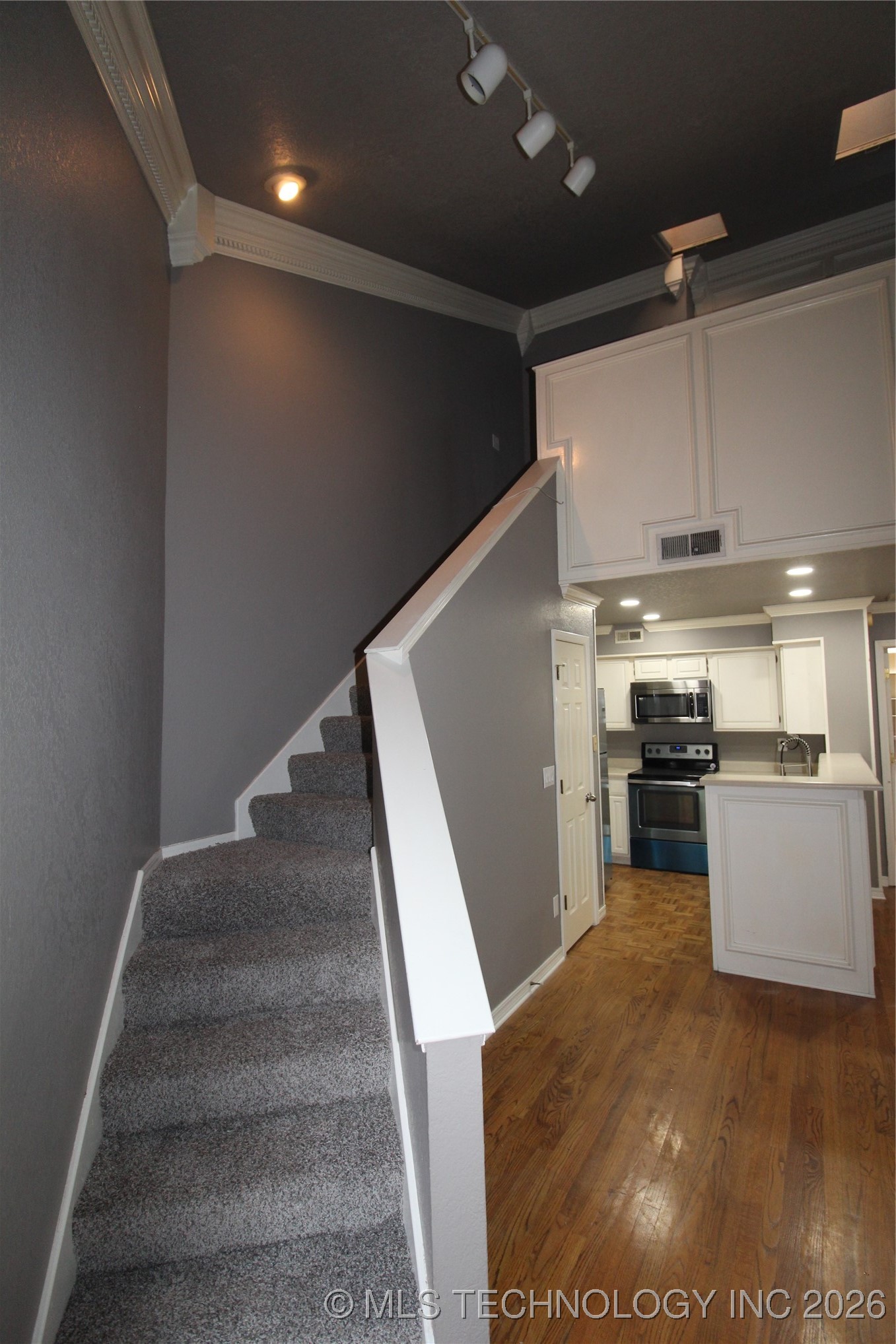 6737 S Peoria Avenue C214 Property Photo 8