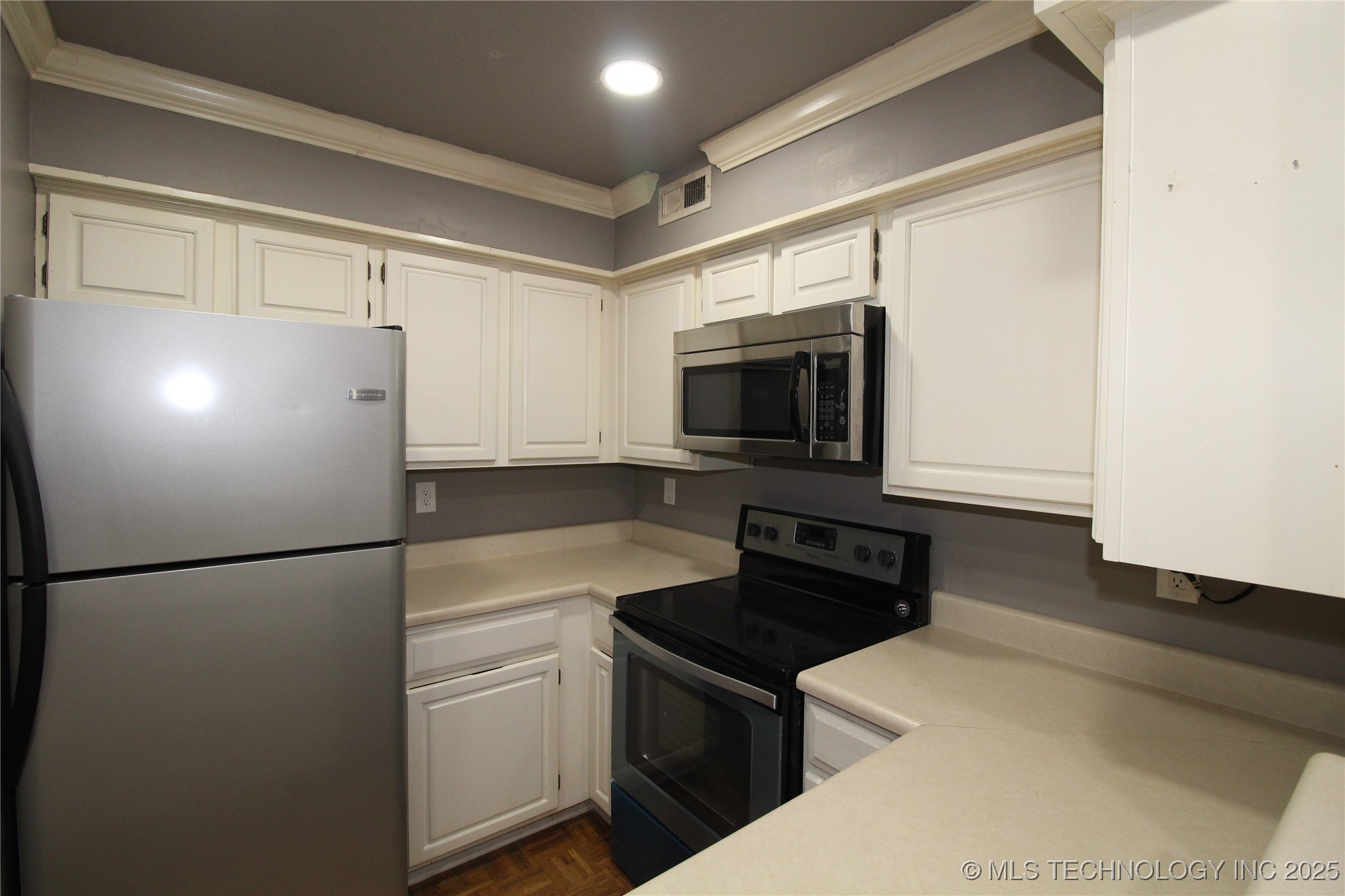 6737 S Peoria Avenue C214 Property Photo 14