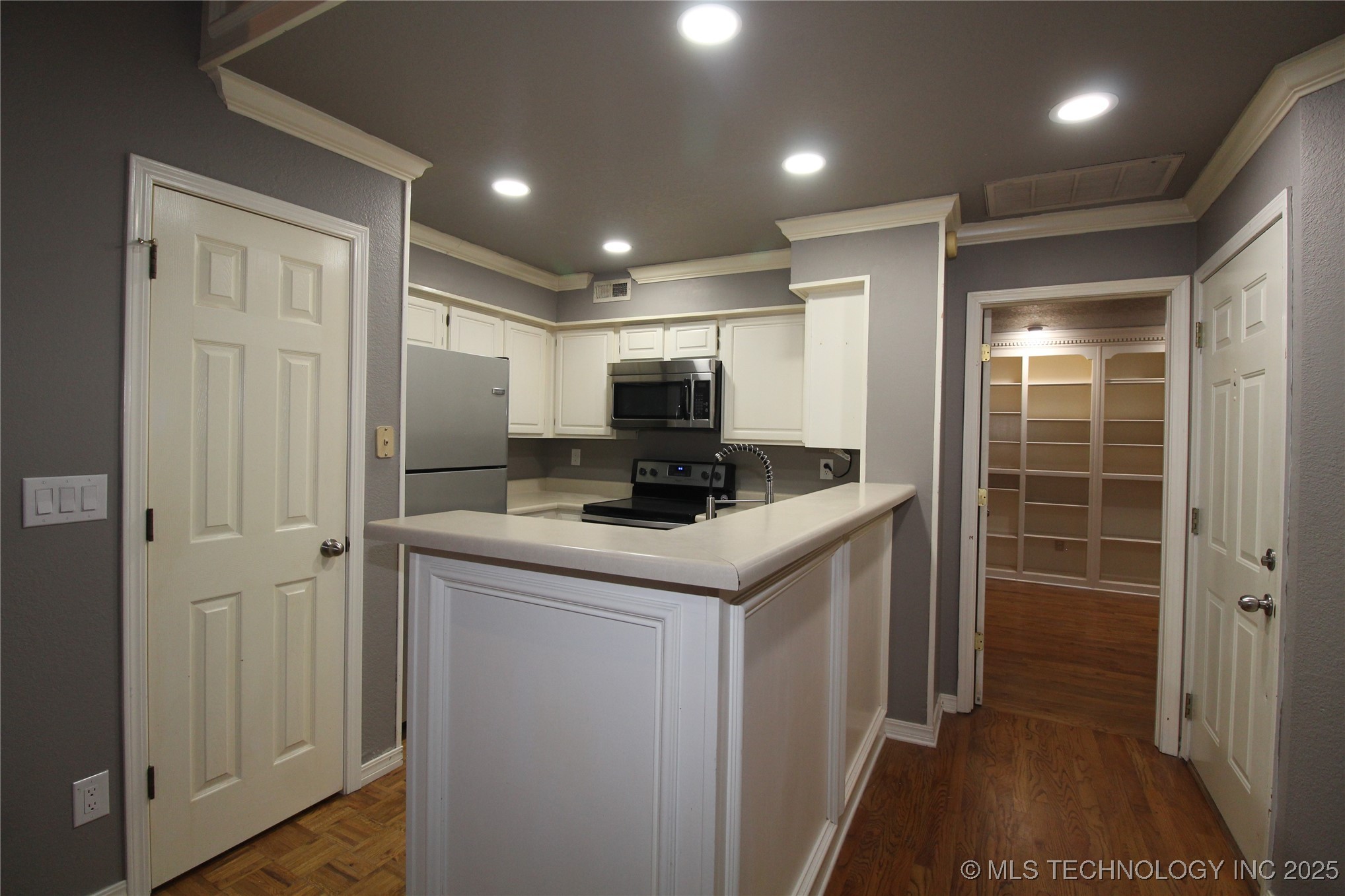 6737 S Peoria Avenue C214 Property Photo 15