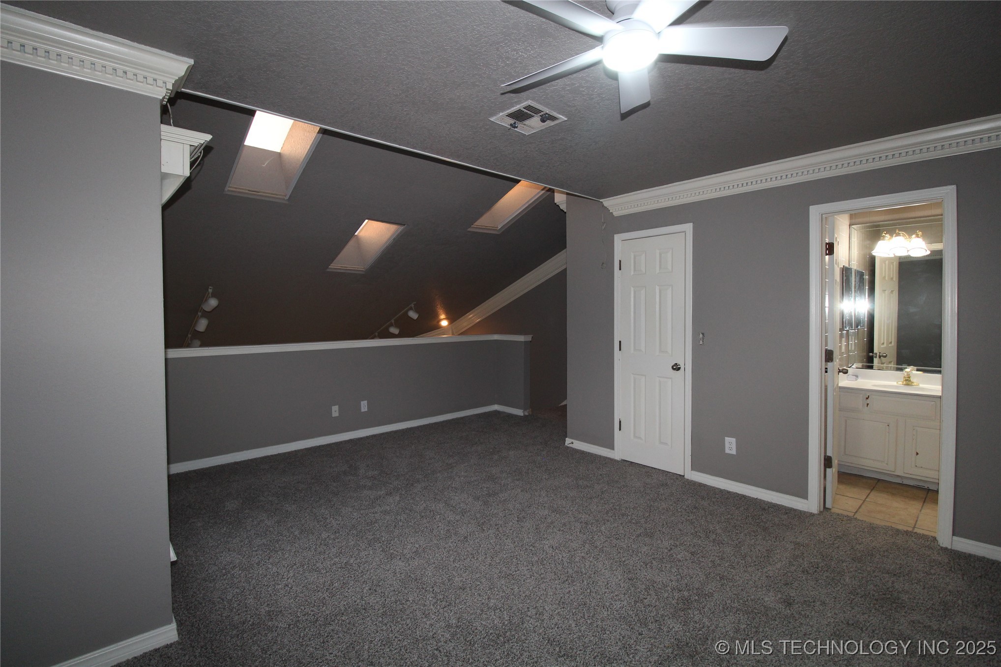 6737 S Peoria Avenue C214 Property Photo 28