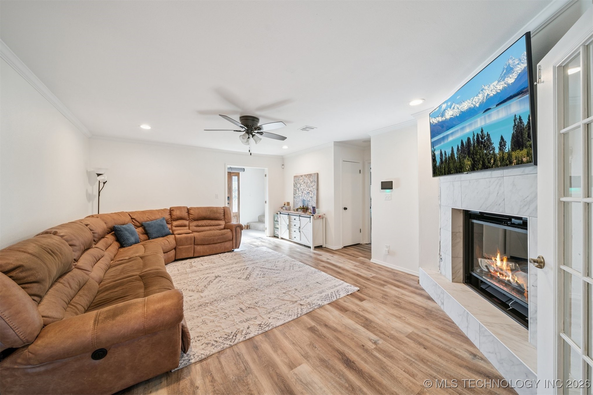 2412 S Maywood Drive Property Photo 7