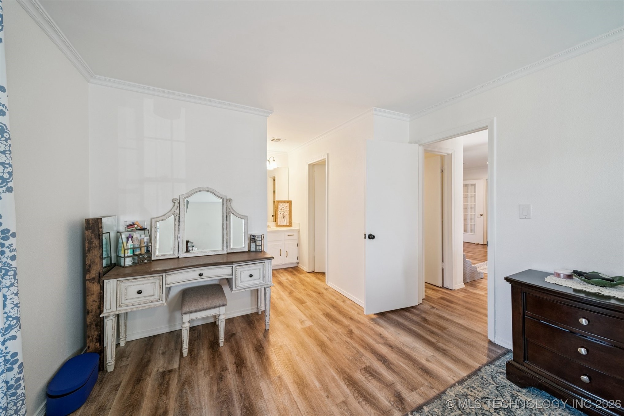 2412 S Maywood Drive Property Photo 14