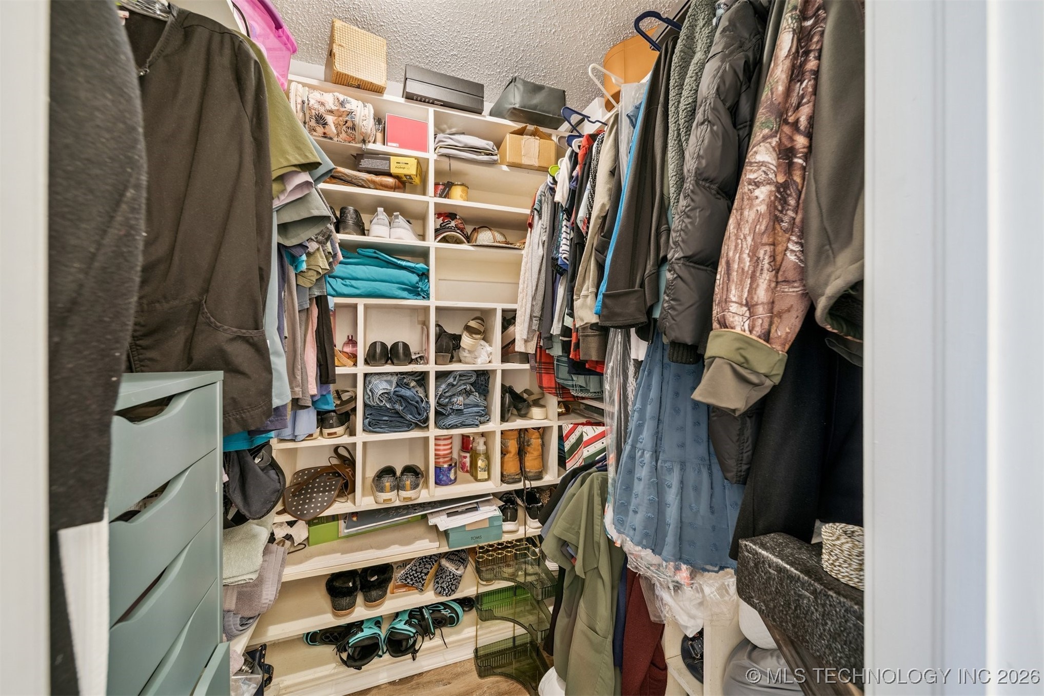 2412 S Maywood Drive Property Photo 16