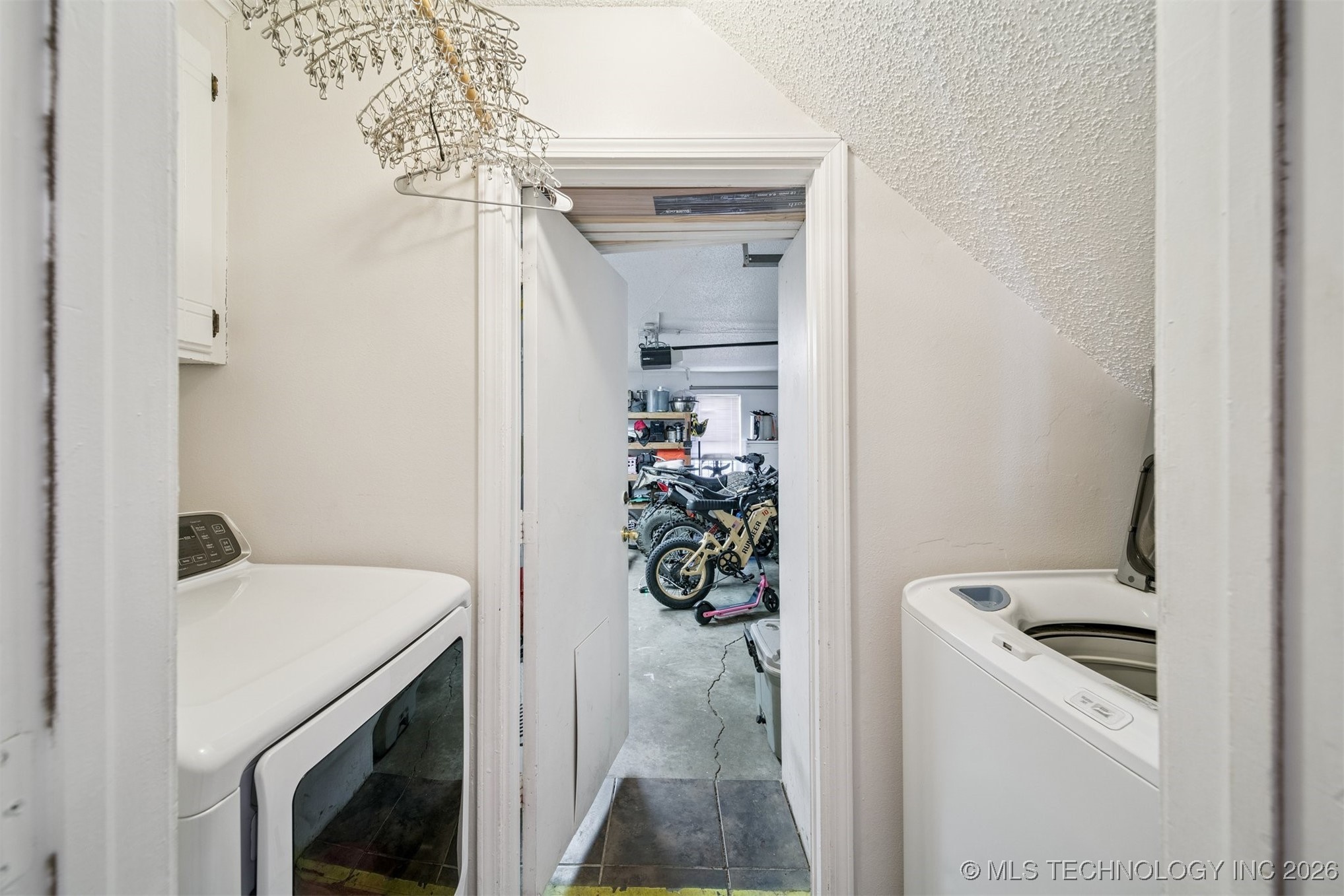 2412 S Maywood Drive Property Photo 27