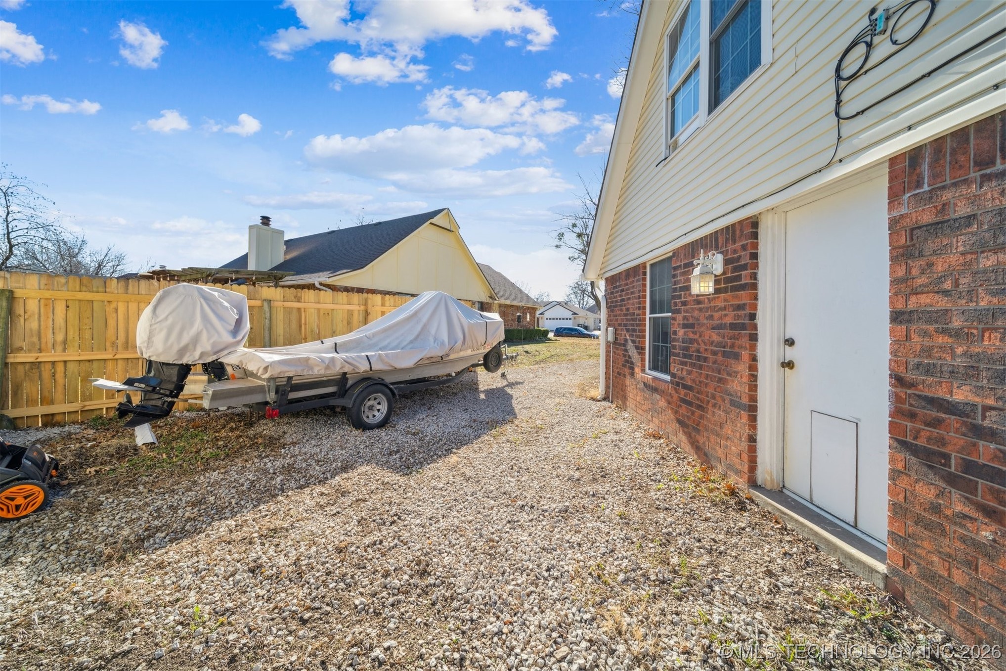 2412 S Maywood Drive Property Photo 37