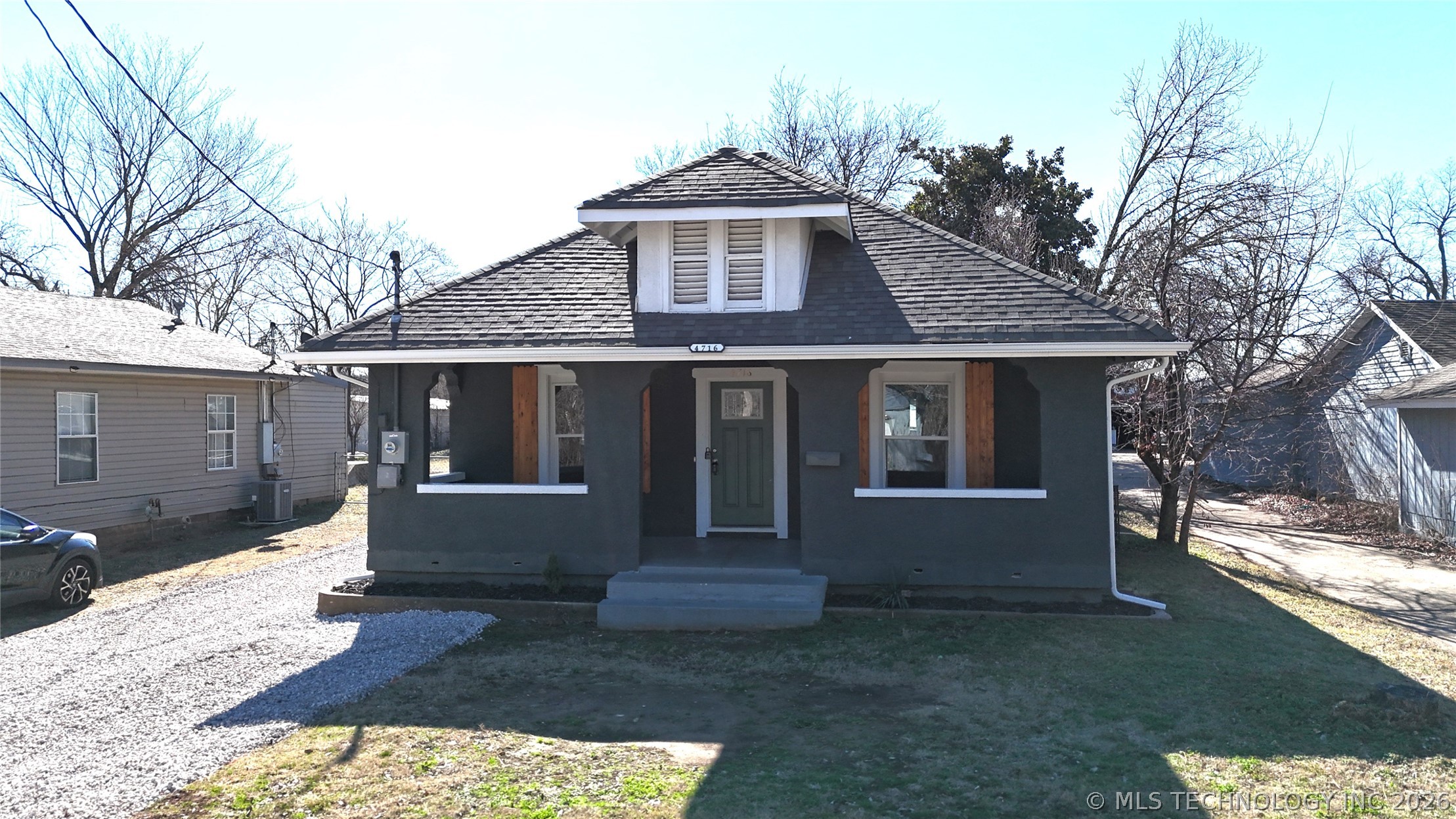 4716 W 8th Street Property Photo 2