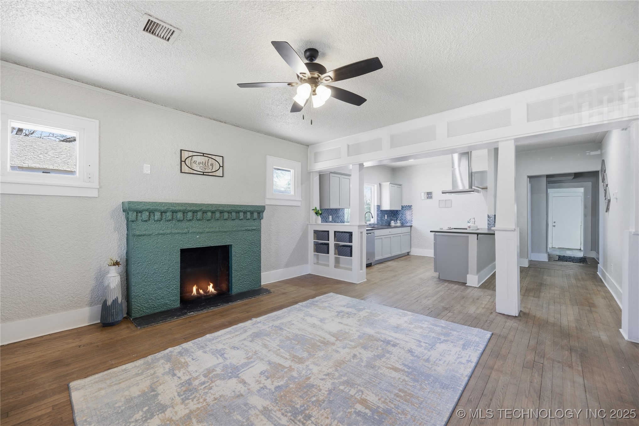 4716 W 8th Street Property Photo 5