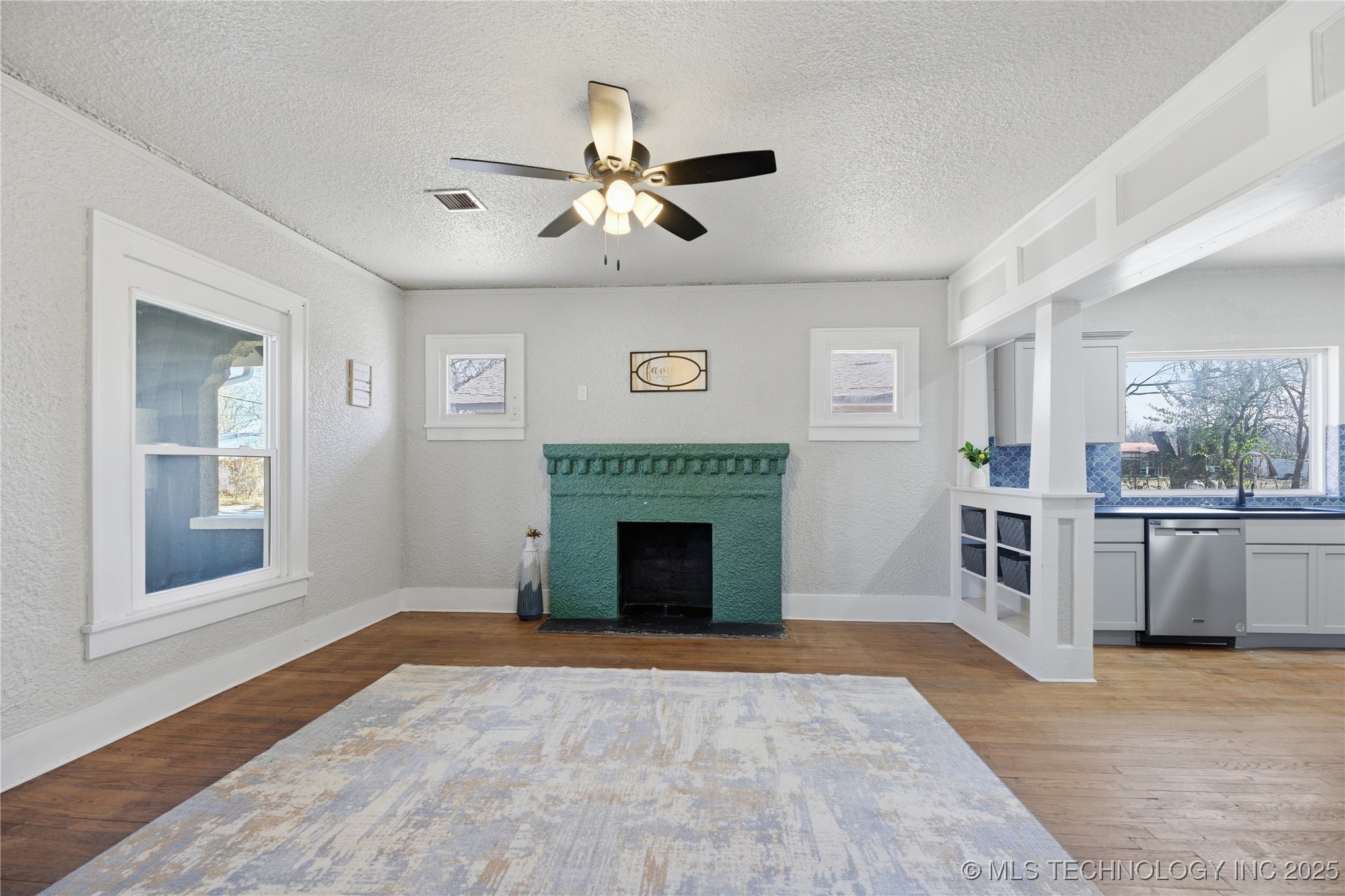 4716 W 8th Street Property Photo 6