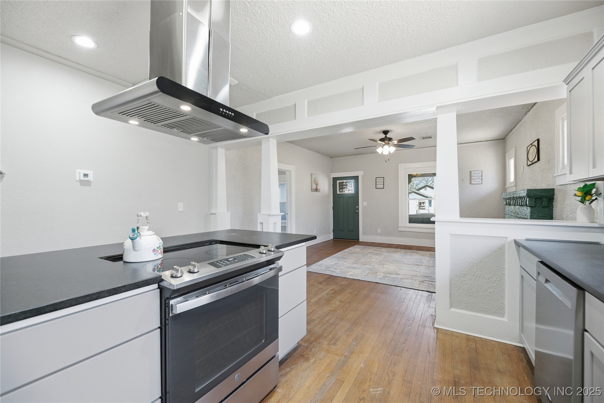 4716 W 8th Street Property Photo 10