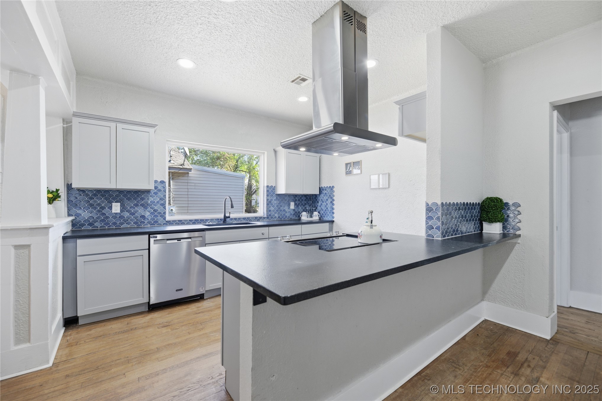 4716 W 8th Street Property Photo 11