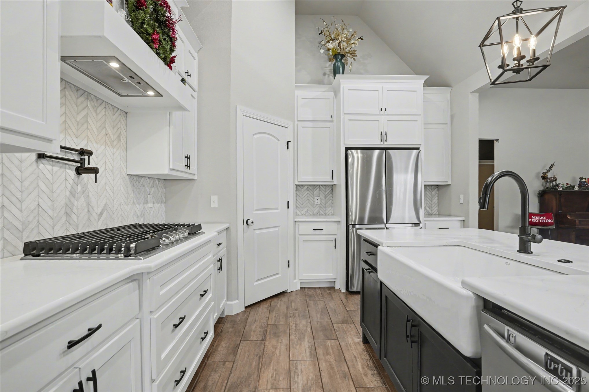 14219 S 241st East Avenue Property Photo 8