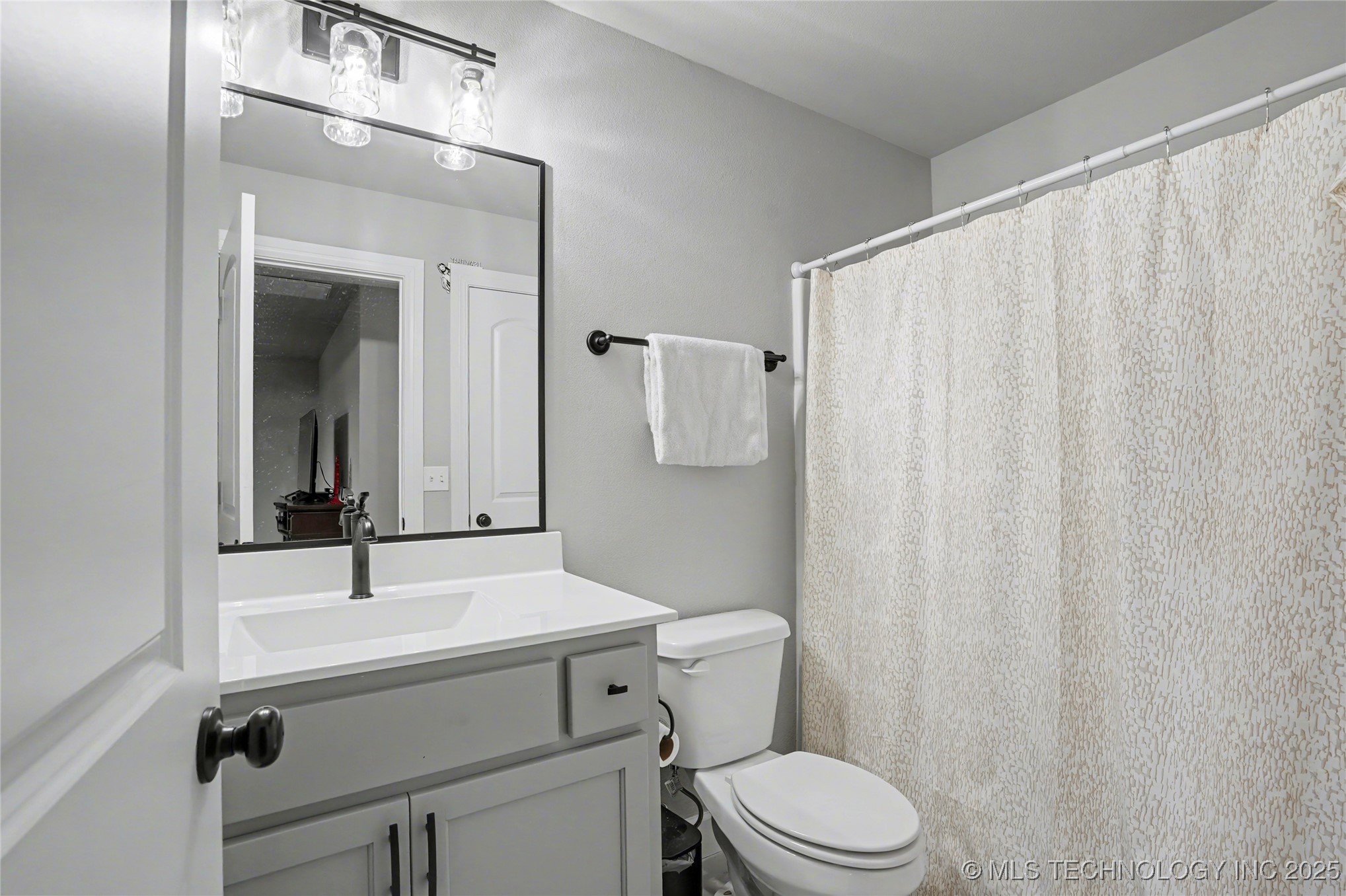 14219 S 241st East Avenue Property Photo 25