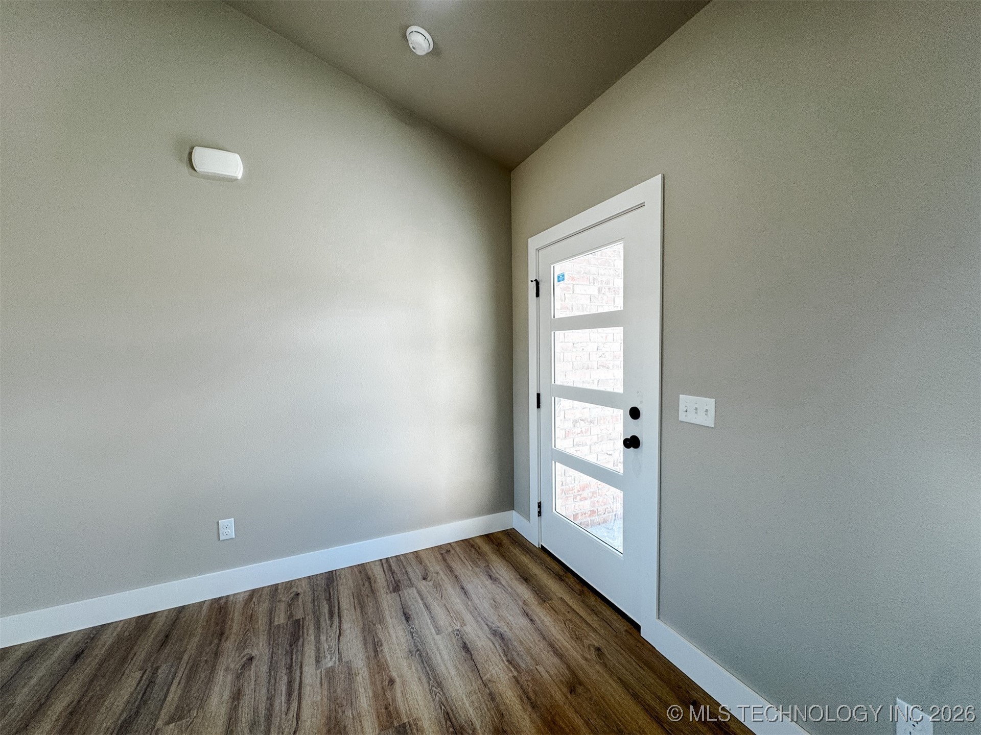 18020 Vaughn Road Property Photo 6