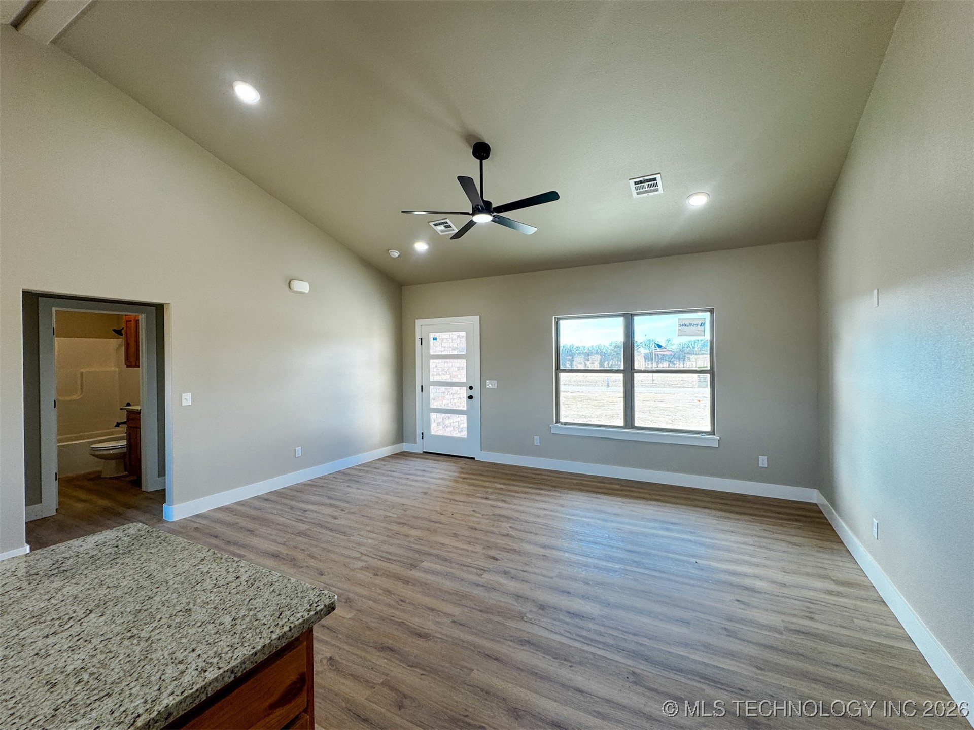 18020 Vaughn Road Property Photo 15