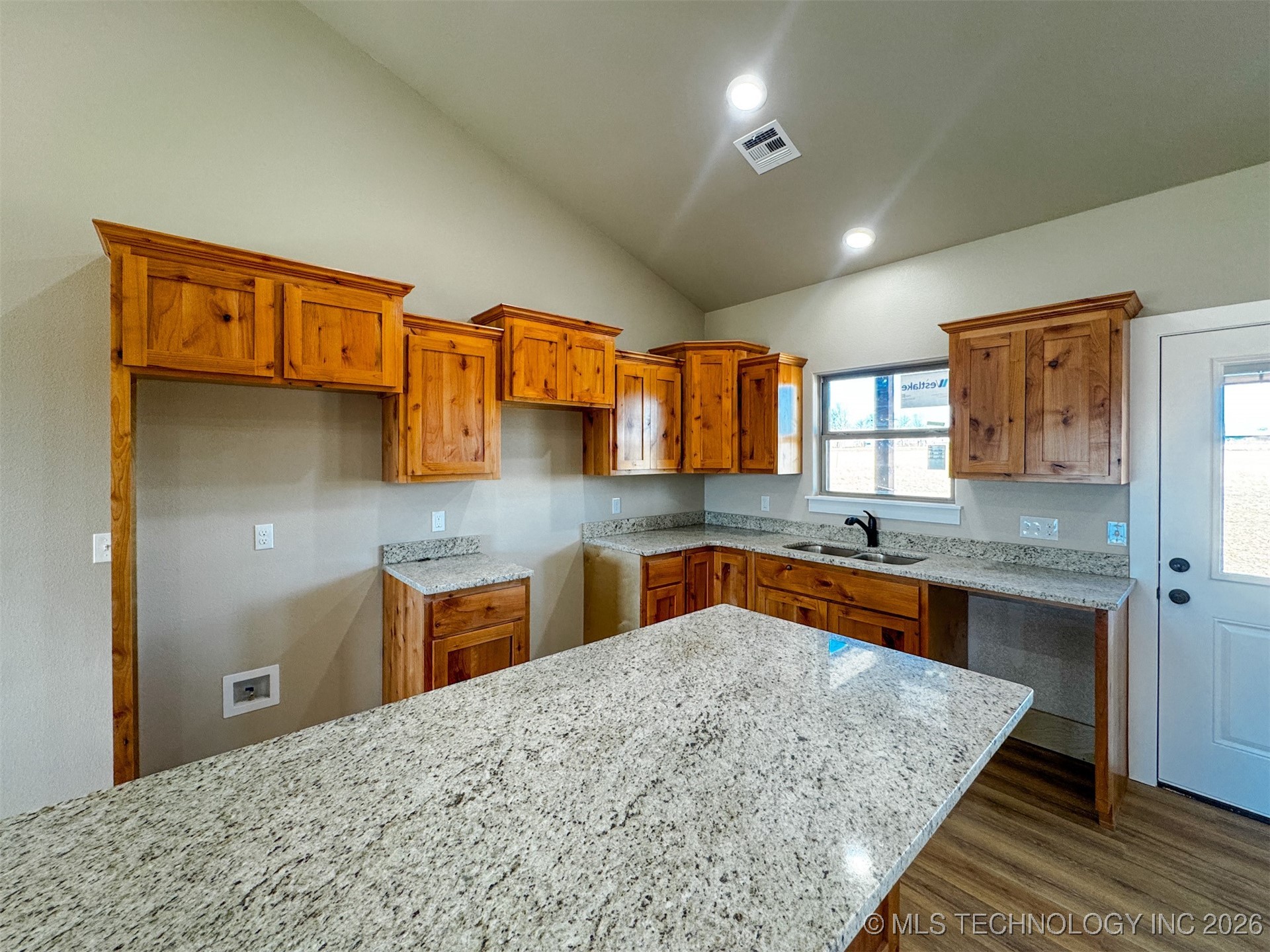 18020 Vaughn Road Property Photo 17