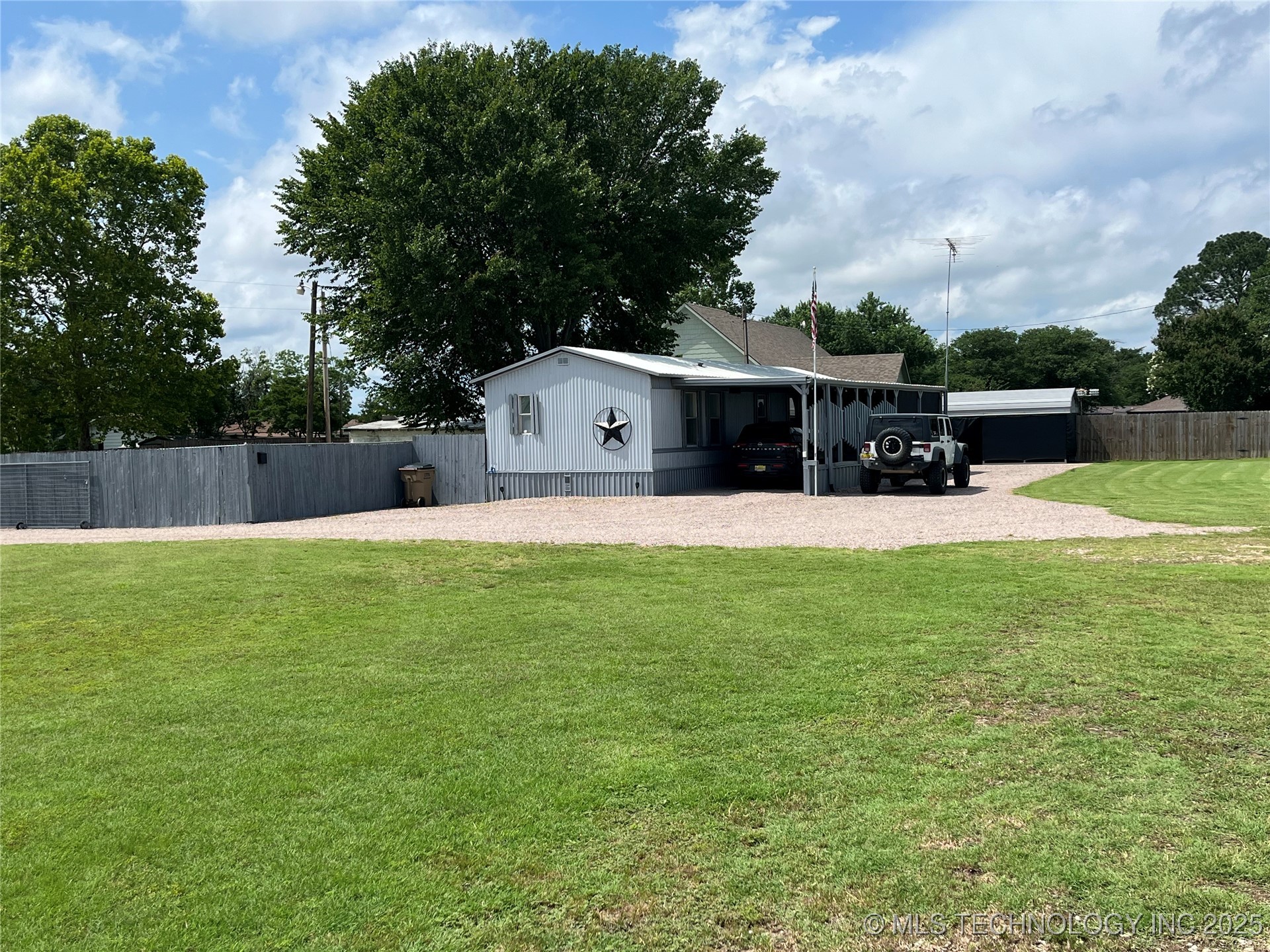 3048 Kelly Road Property Photo 5