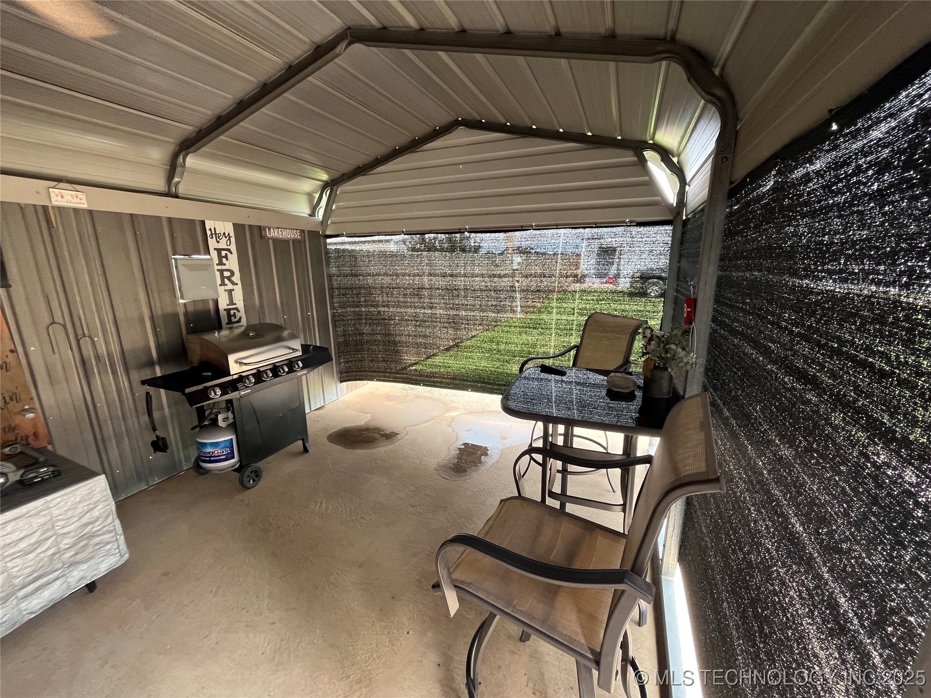 3048 Kelly Road Property Photo 9