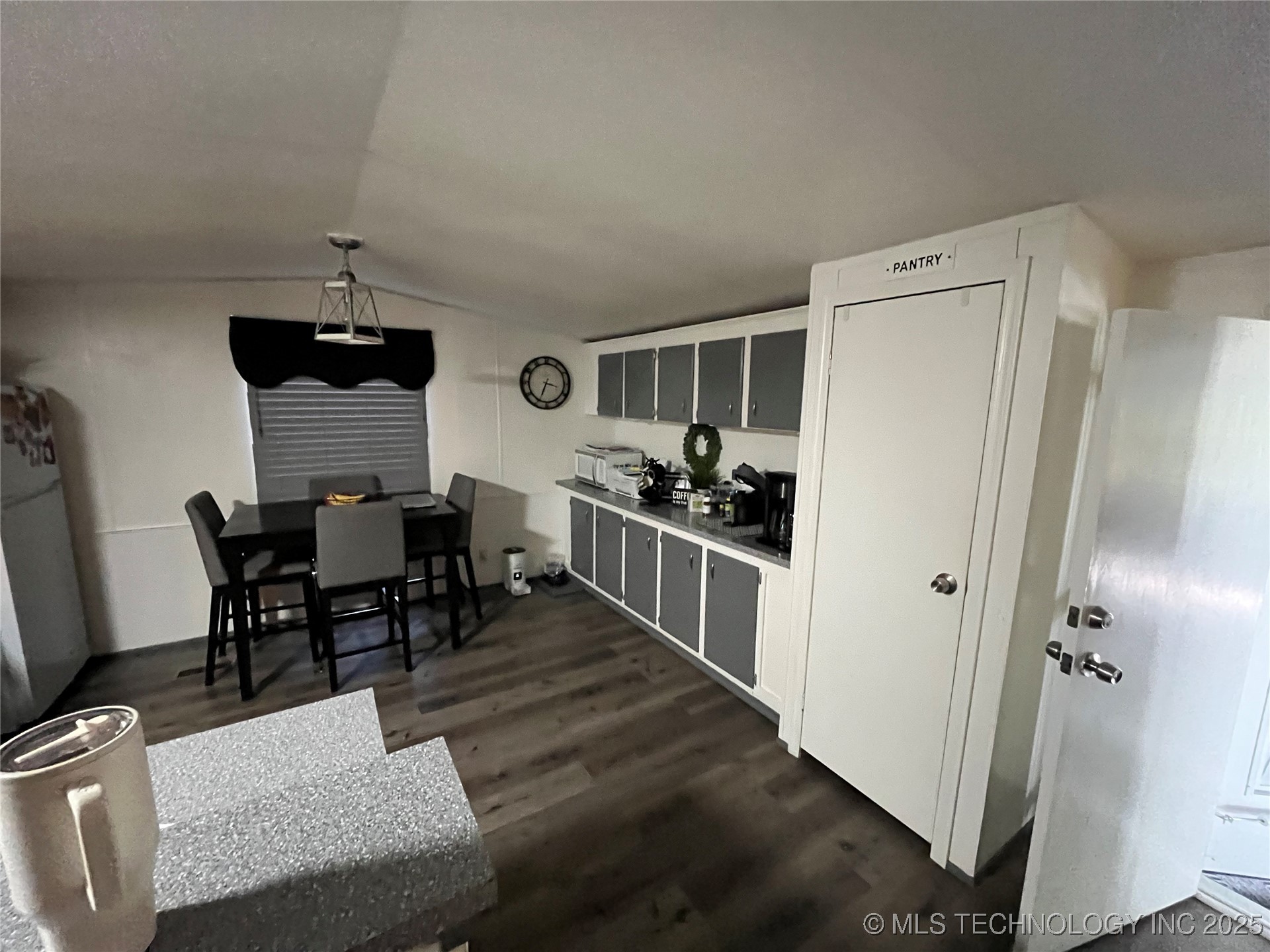 3048 Kelly Road Property Photo 13