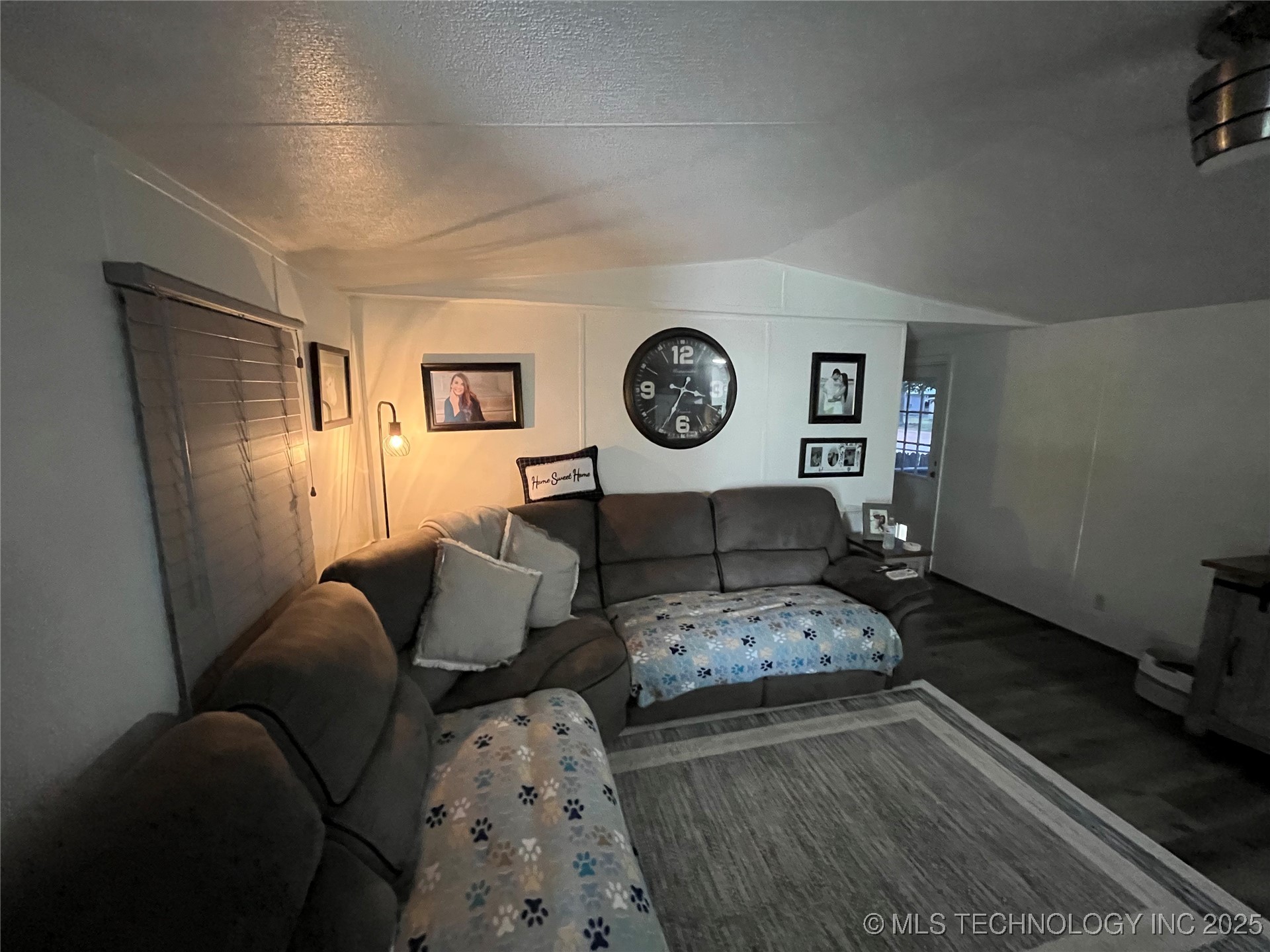 3048 Kelly Road Property Photo 15