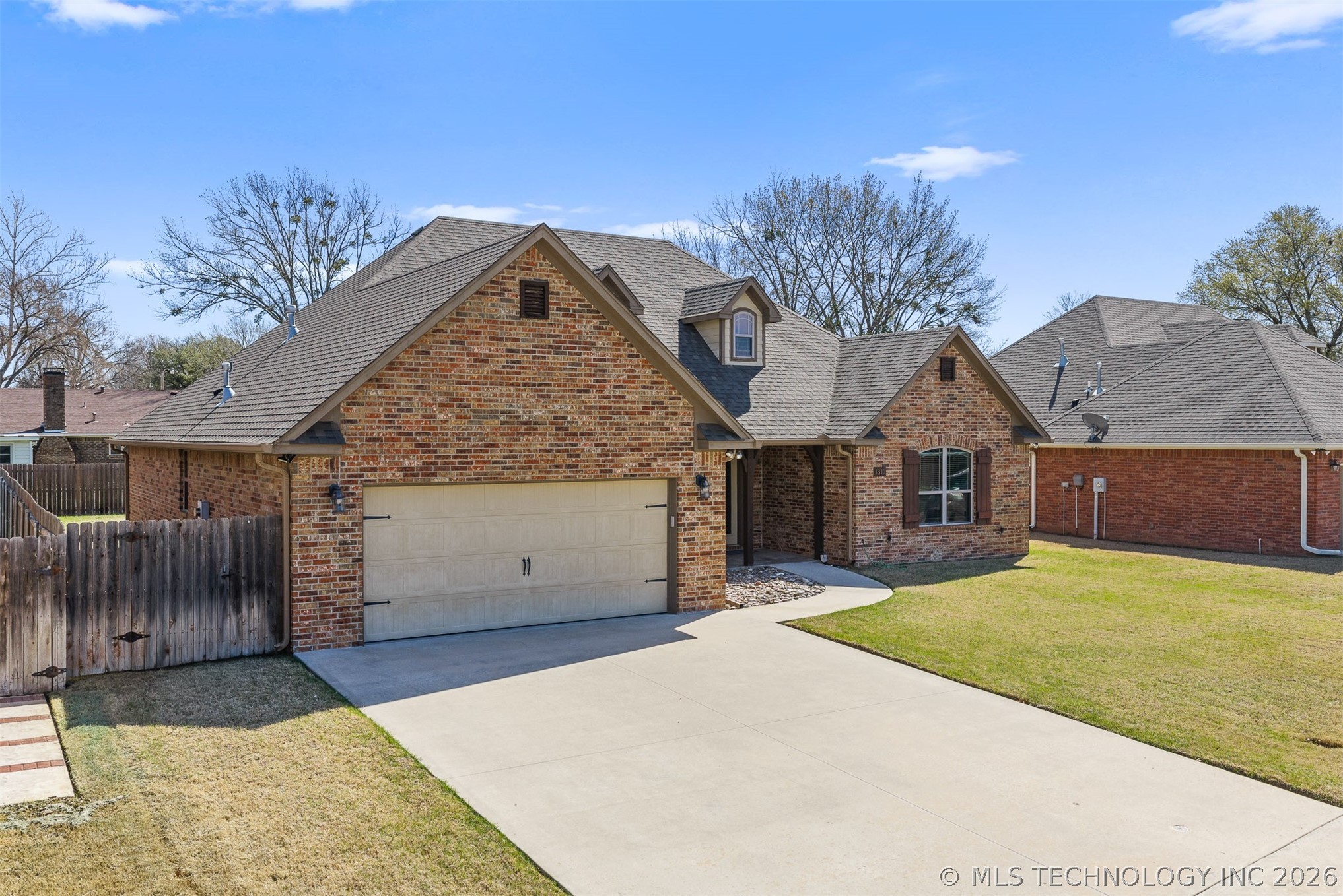 1310 Buckingham Property Photo 31