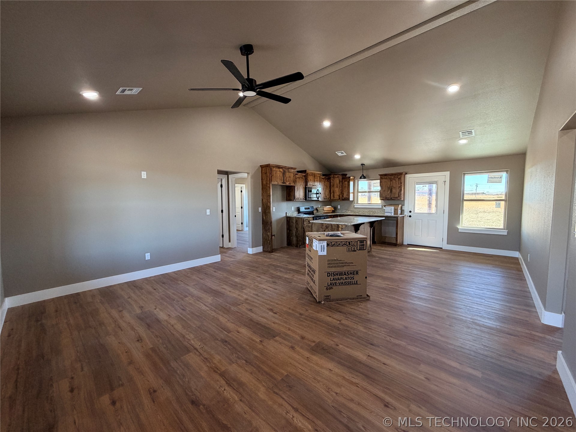 18030 Vaughn Road Property Photo 5