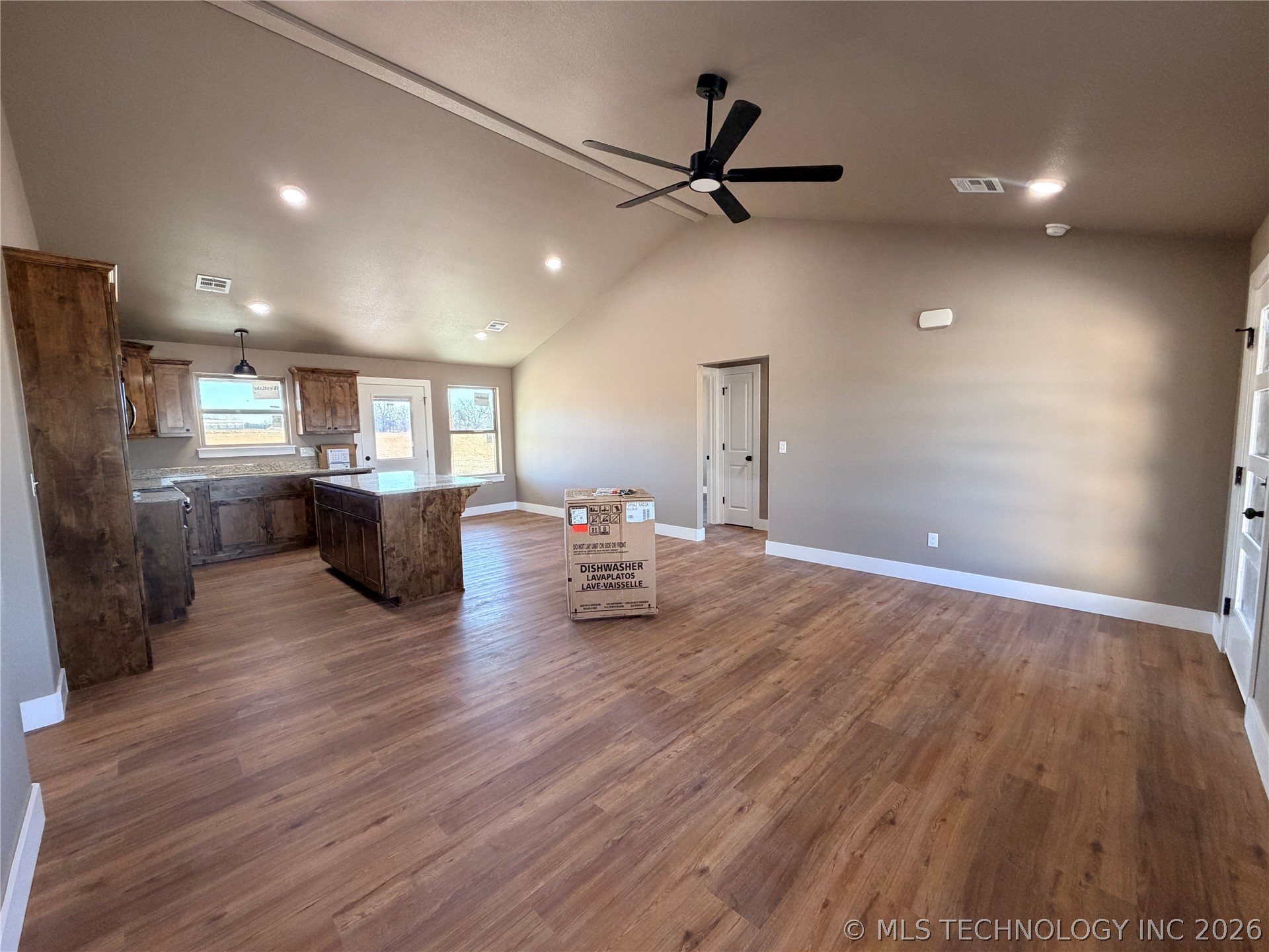 18030 Vaughn Road Property Photo 7