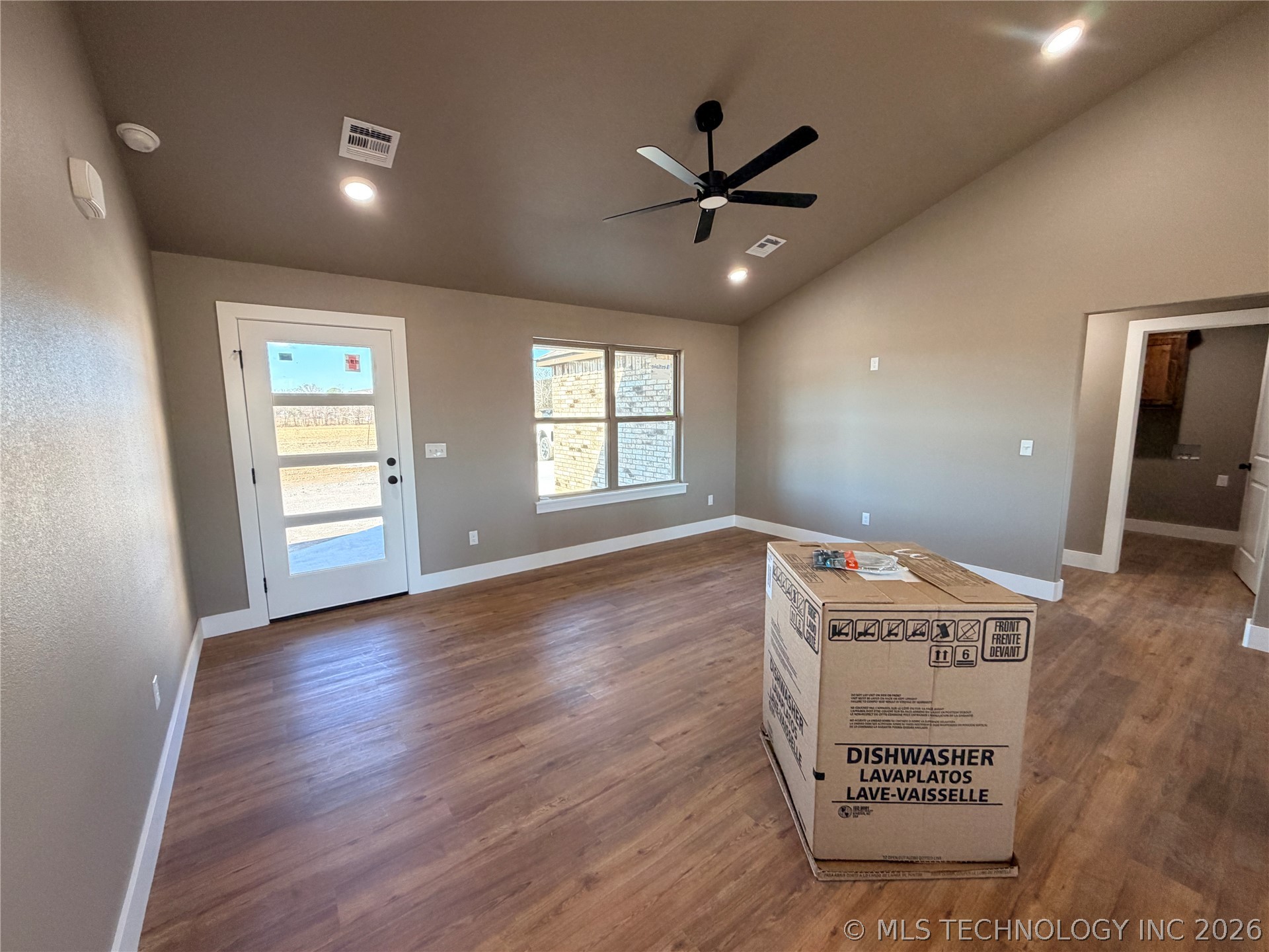 18030 Vaughn Road Property Photo 9