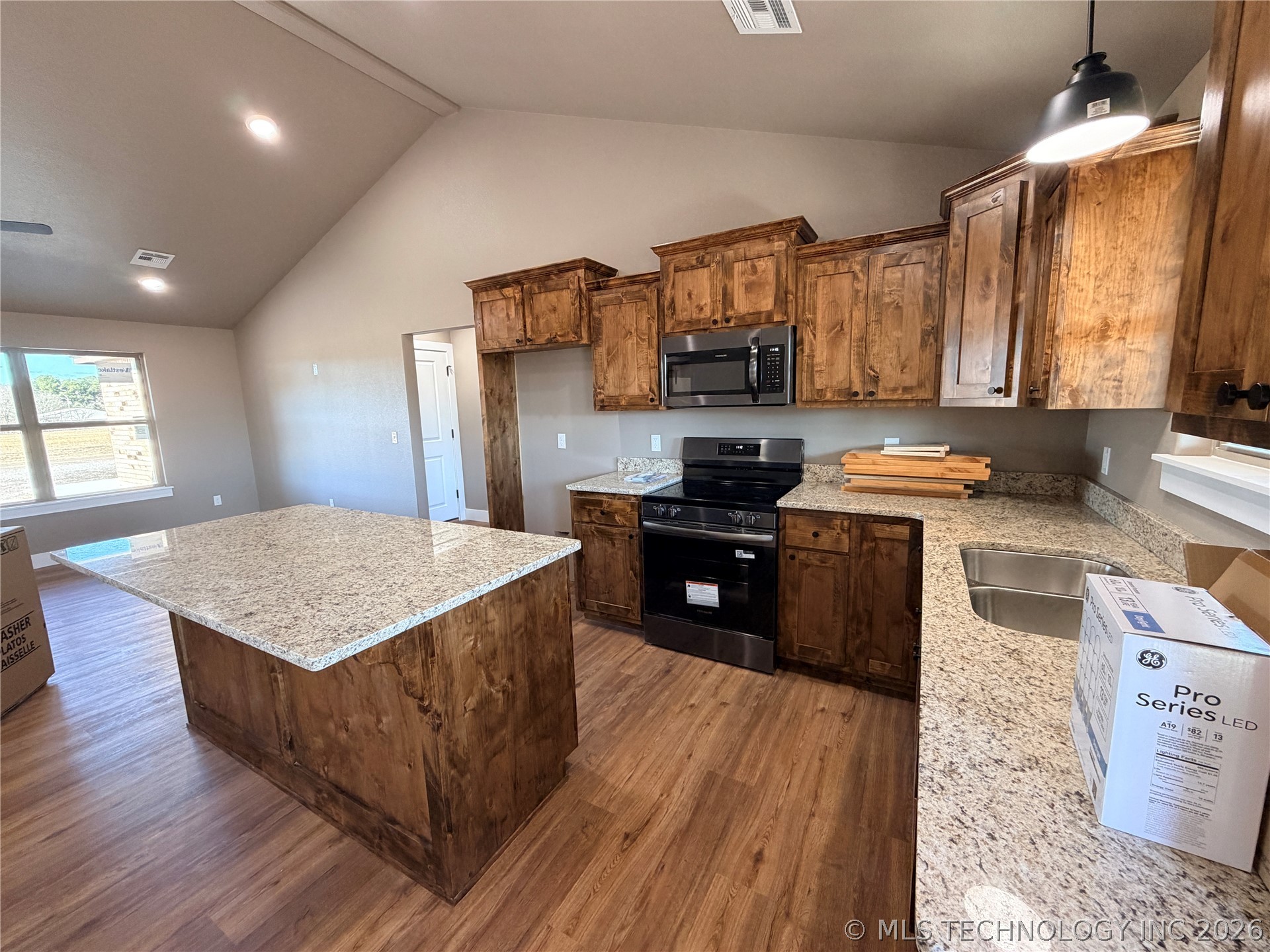 18030 Vaughn Road Property Photo 12