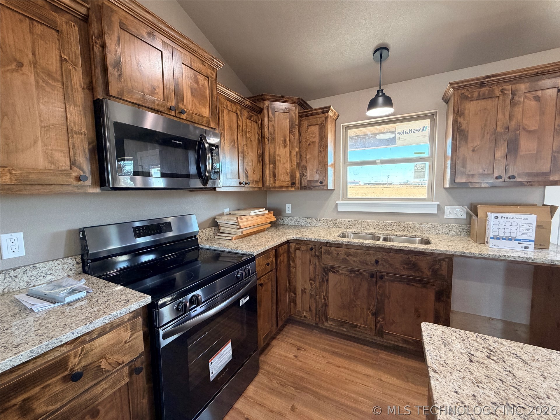 18030 Vaughn Road Property Photo 16