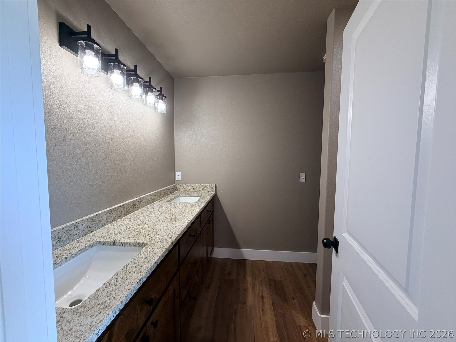 18030 Vaughn Road Property Photo 21