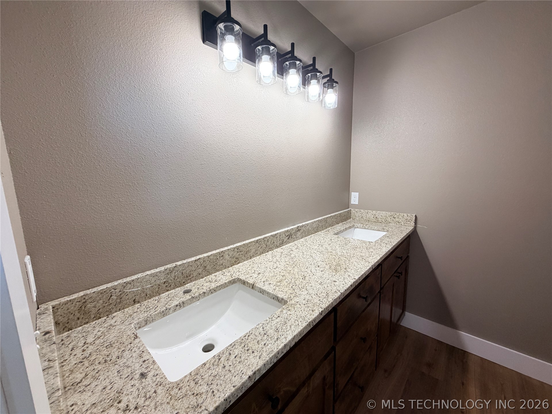 18030 Vaughn Road Property Photo 22