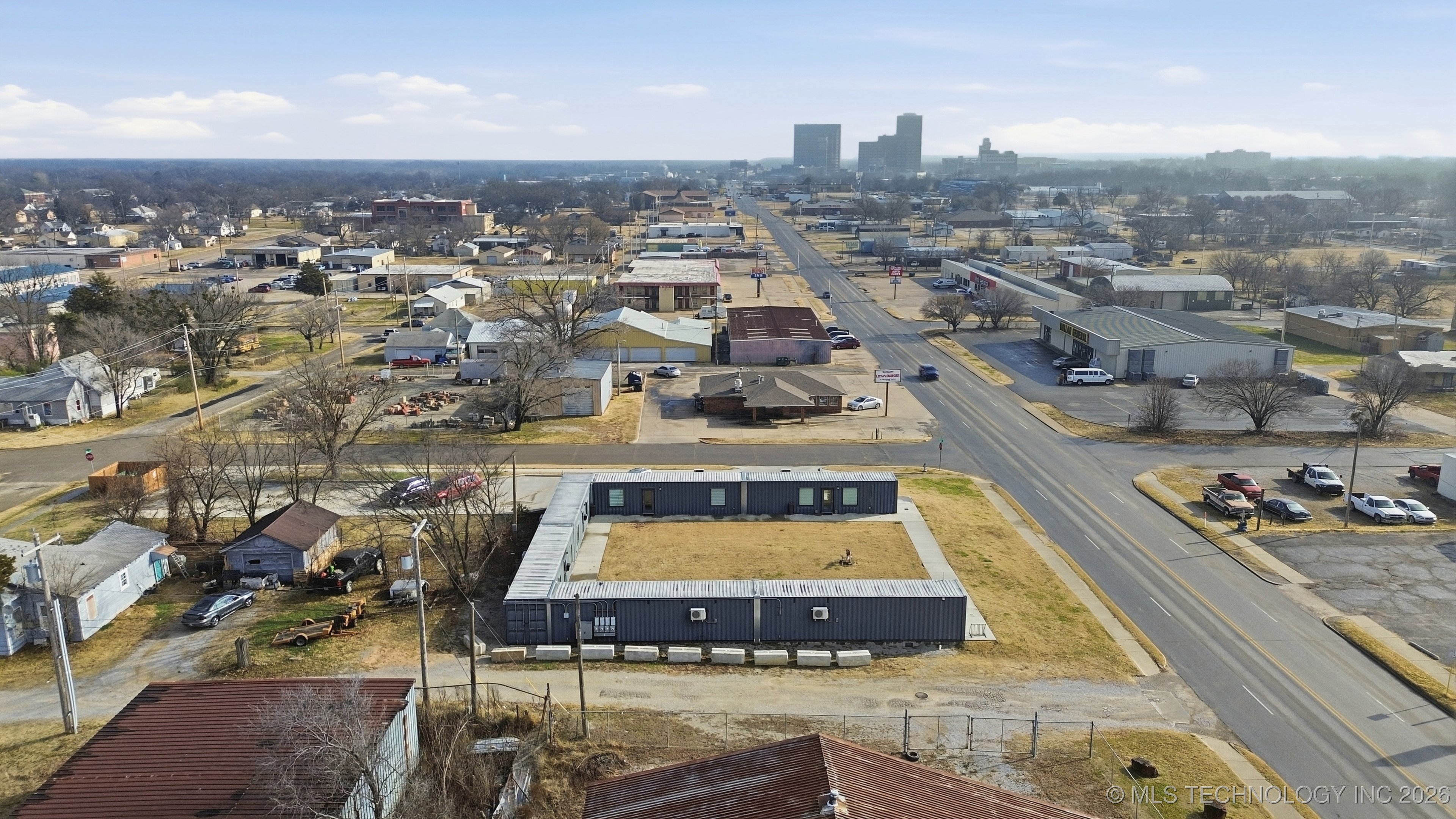 1600 Sw Frank Phillips Boulevard Property Photo 5