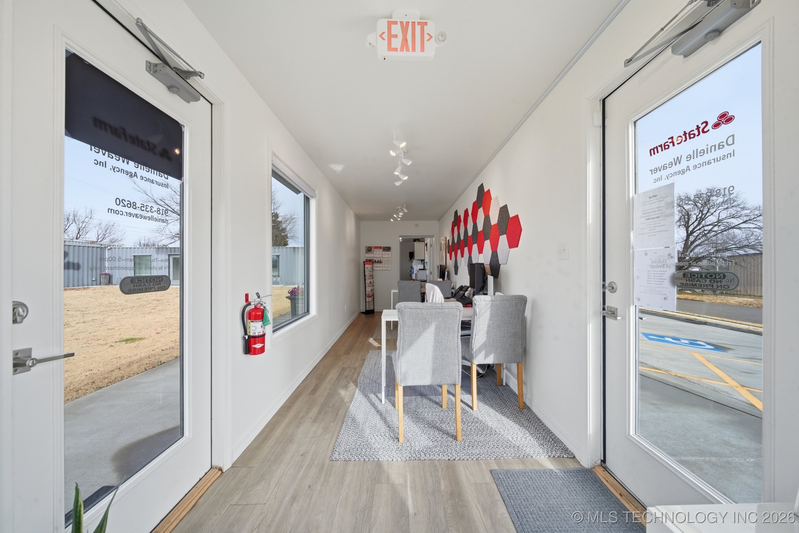 1600 Sw Frank Phillips Boulevard Property Photo 6