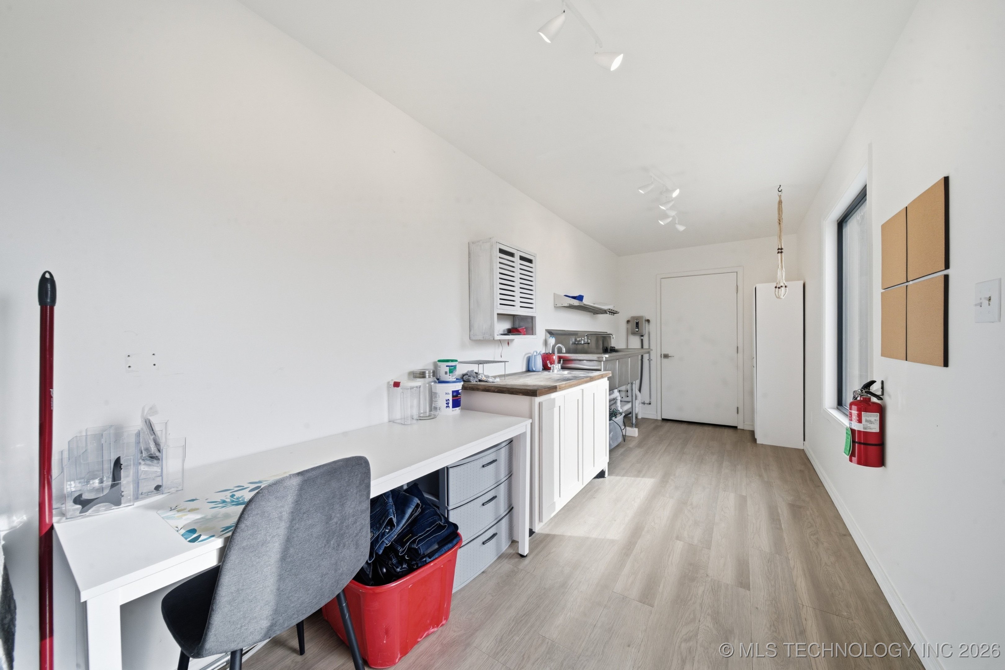 1600 Sw Frank Phillips Boulevard Property Photo 12