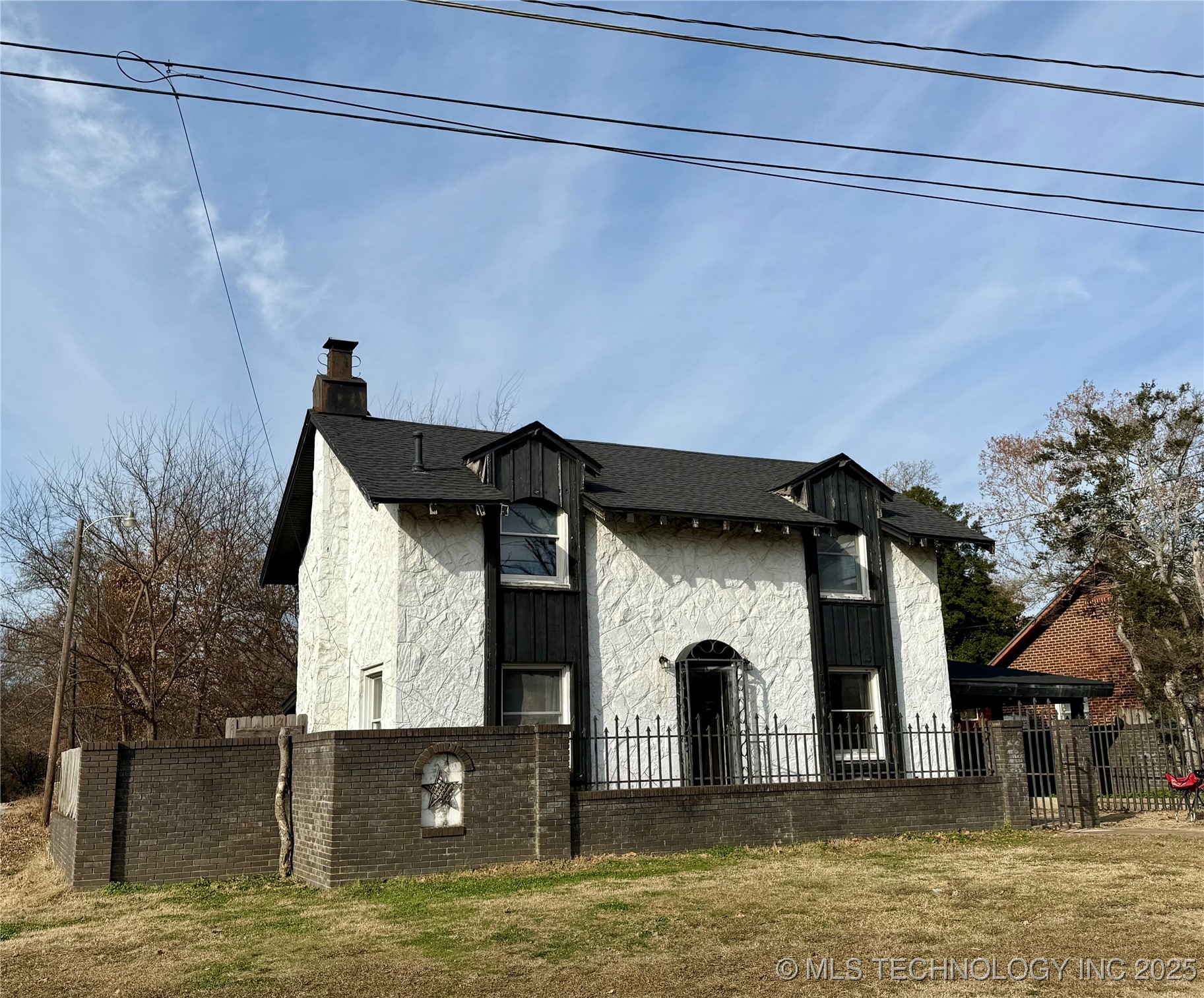 1009 Seminary Avenue Property Photo 1