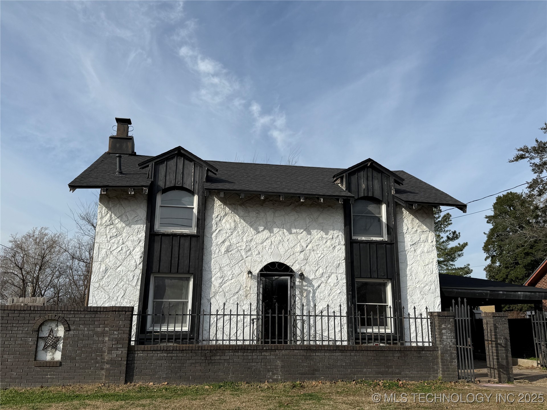 1009 Seminary Avenue Property Photo 2