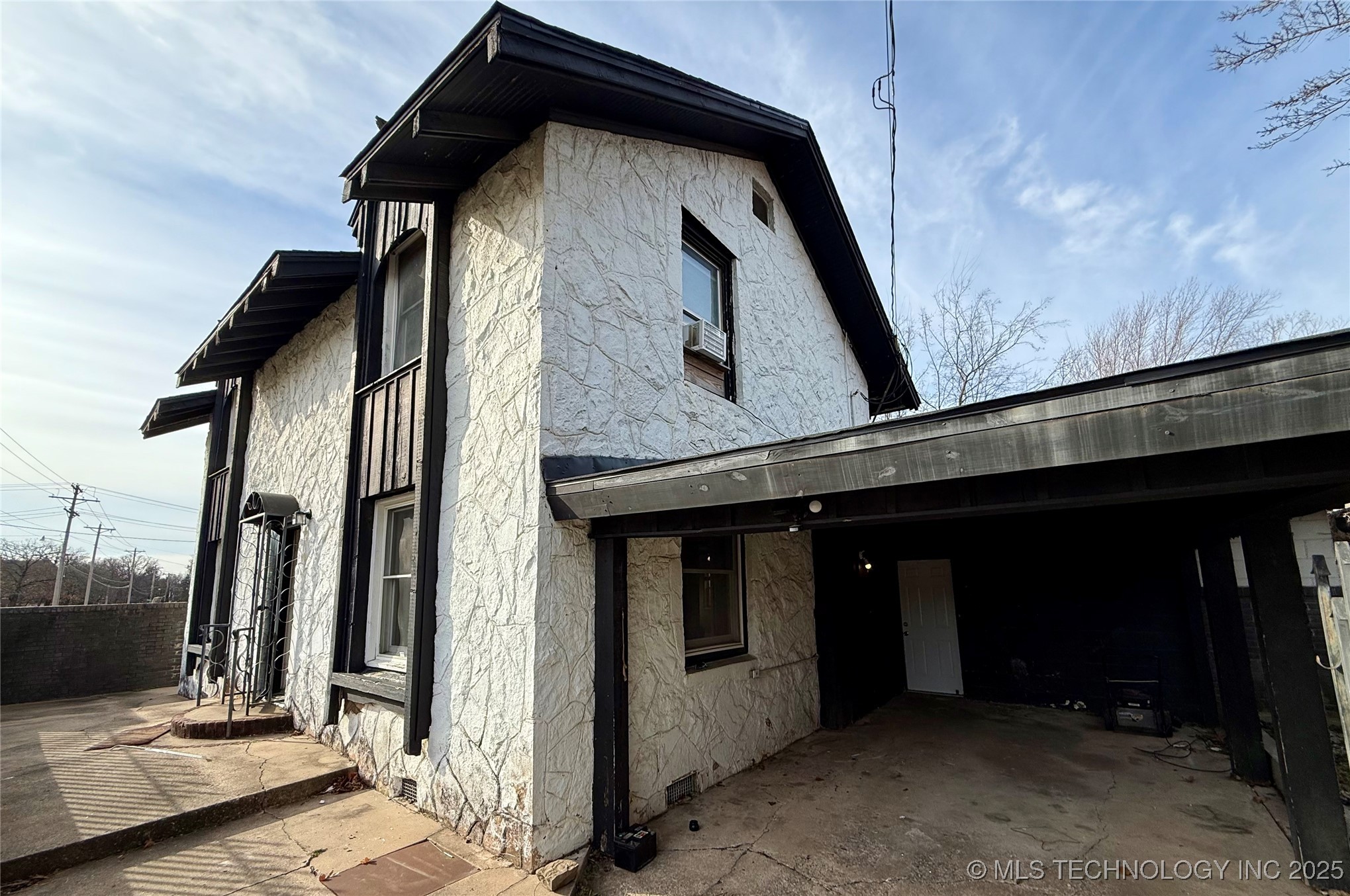 1009 Seminary Avenue Property Photo 8