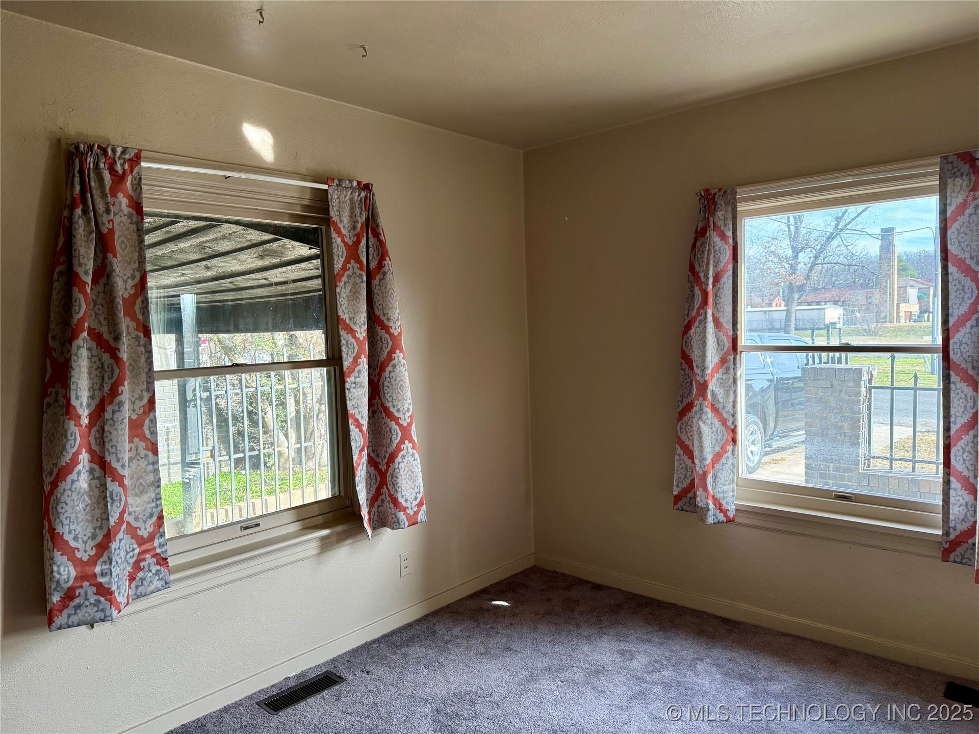 1009 Seminary Avenue Property Photo 34